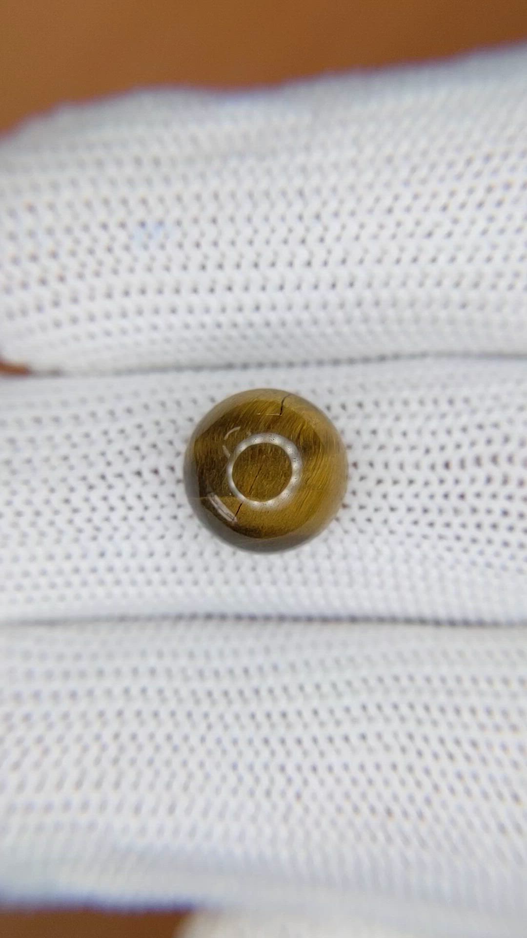 4.30 Ct. Cabochon Tiger's Eye from Ceylon (Sri Lanka) Size Video