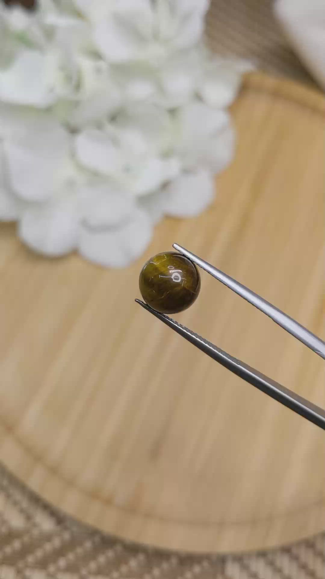 4.30 Ct. Cabochon Tiger's Eye from Ceylon (Sri Lanka) Size Video