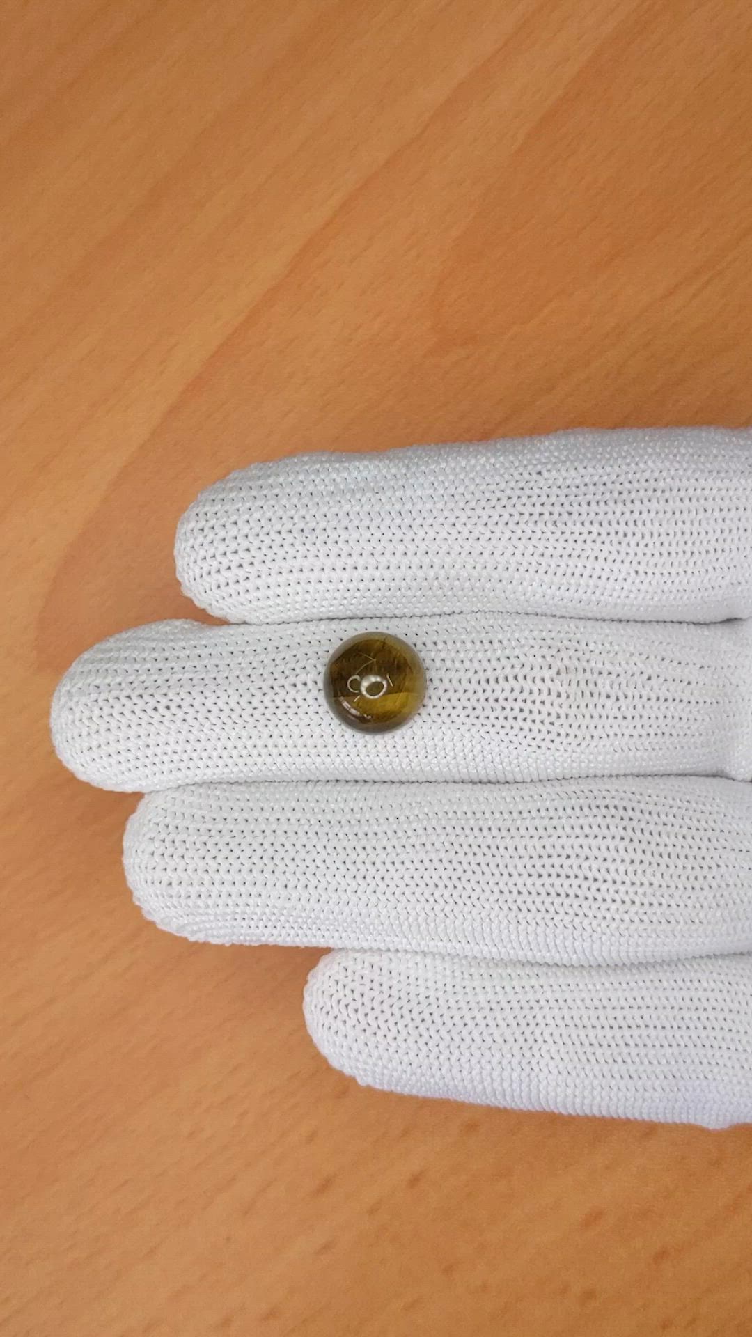 4.30 Ct. Cabochon Tiger's Eye from Ceylon (Sri Lanka) Size Video