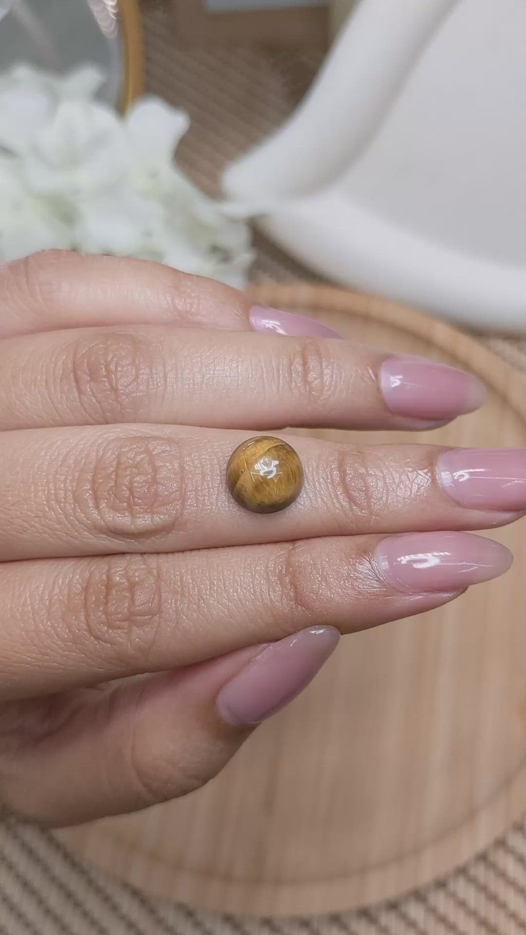 4.32 Ct. Cabochon Tiger's Eye from Ceylon (Sri Lanka) Size Video