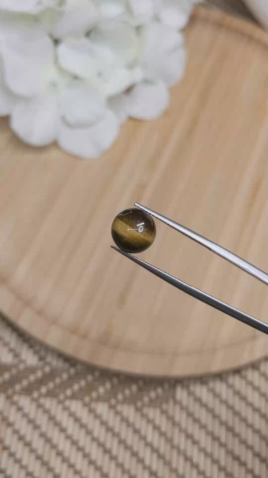 4.20 Ct. Cabochon Tiger's Eye from Ceylon (Sri Lanka) Size Video