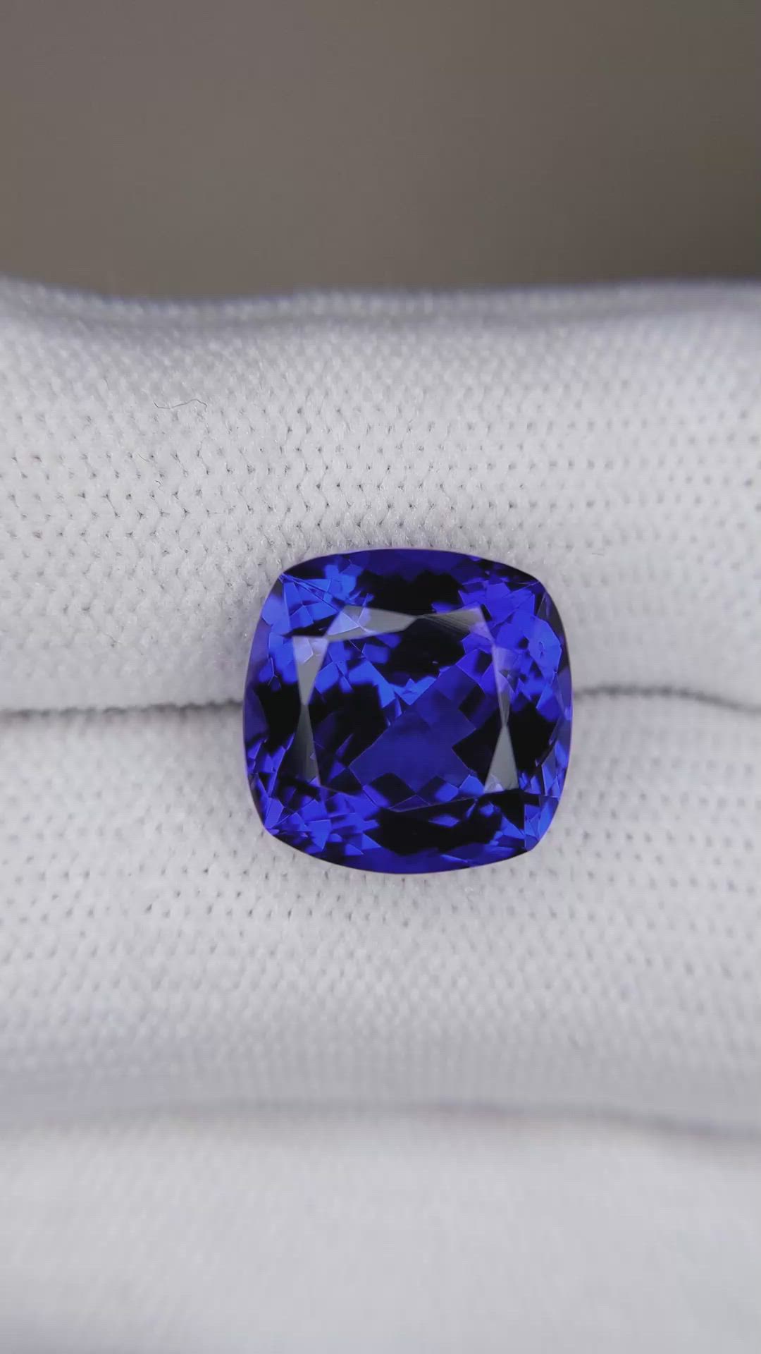 9.60 Ct. Violetish Blue Tanzanite from Tanzania Size Video