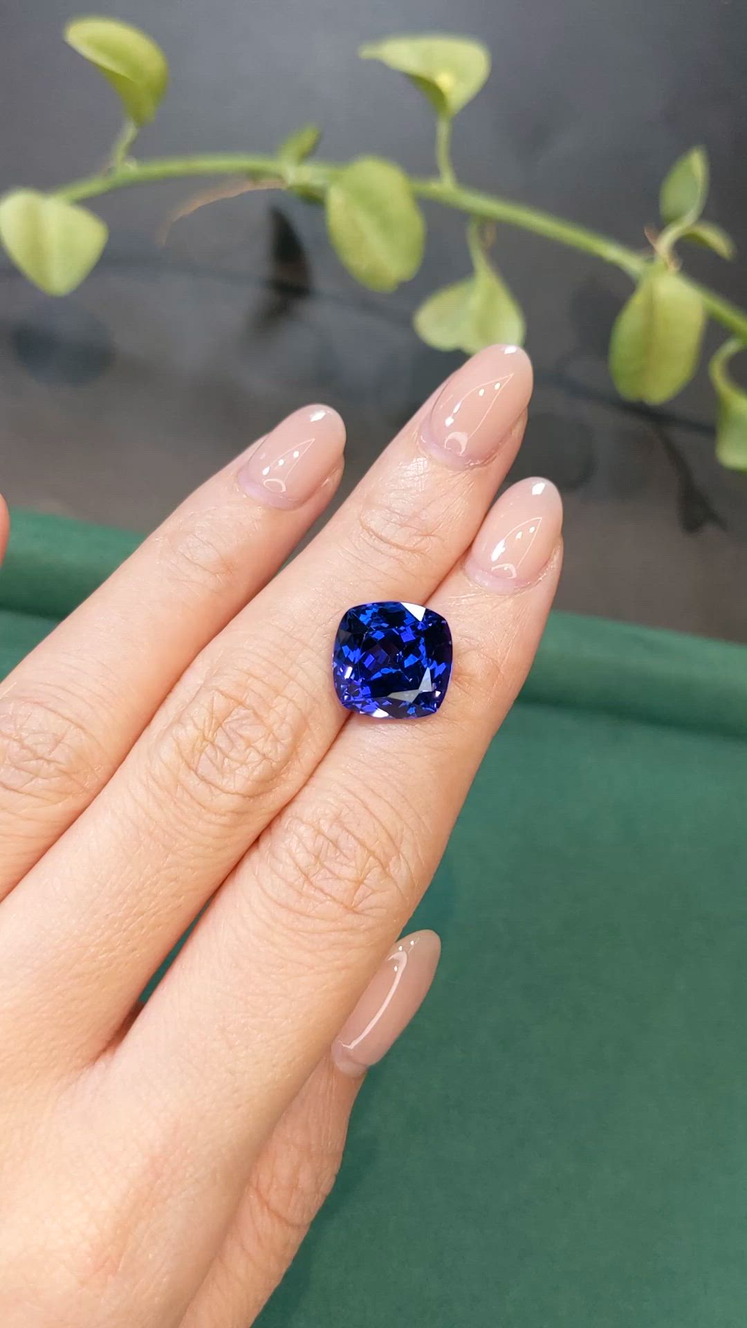 9.60 Ct. Violetish Blue Tanzanite from Tanzania Size Video