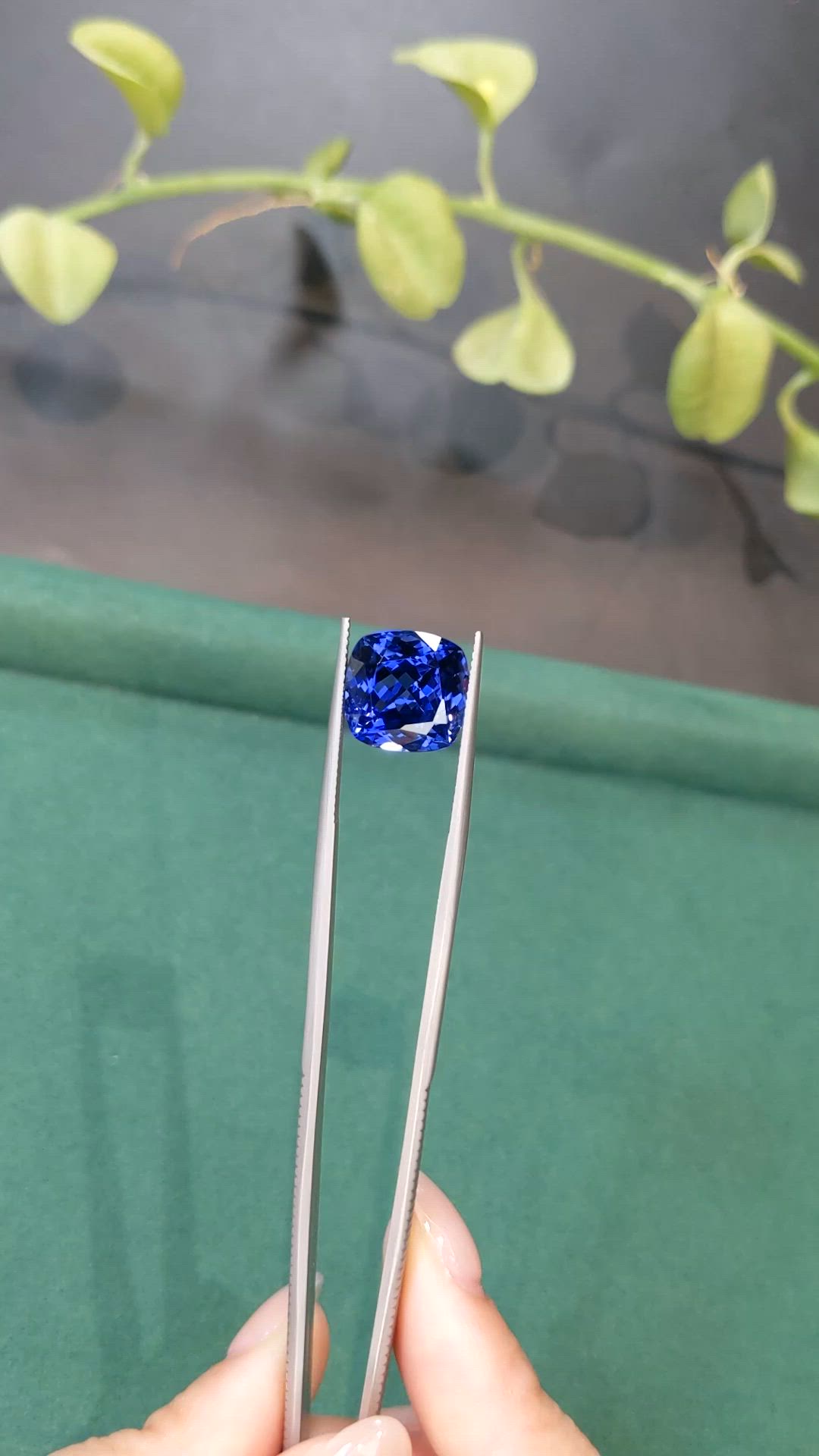9.60 Ct. Violetish Blue Tanzanite from Tanzania Size Video