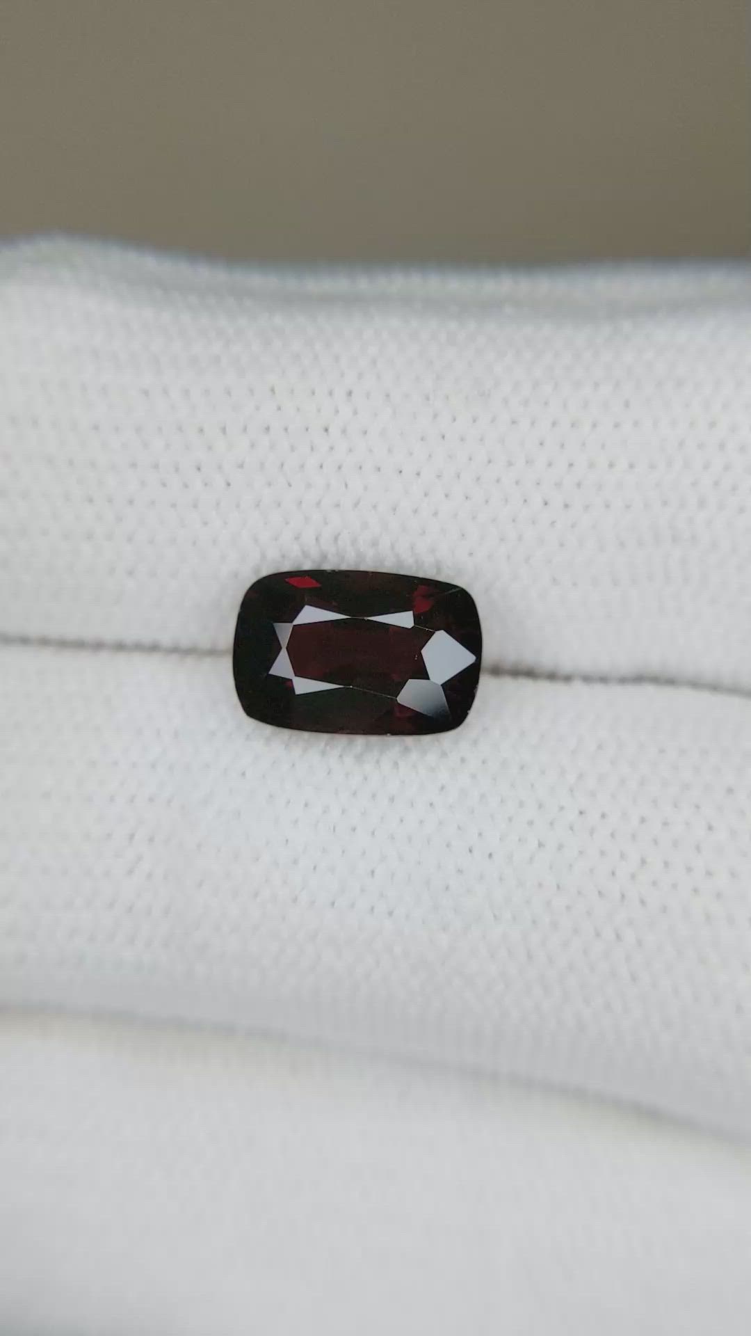 2.94 Ct. Red Spinel from Burma (Myanmar) Size Video