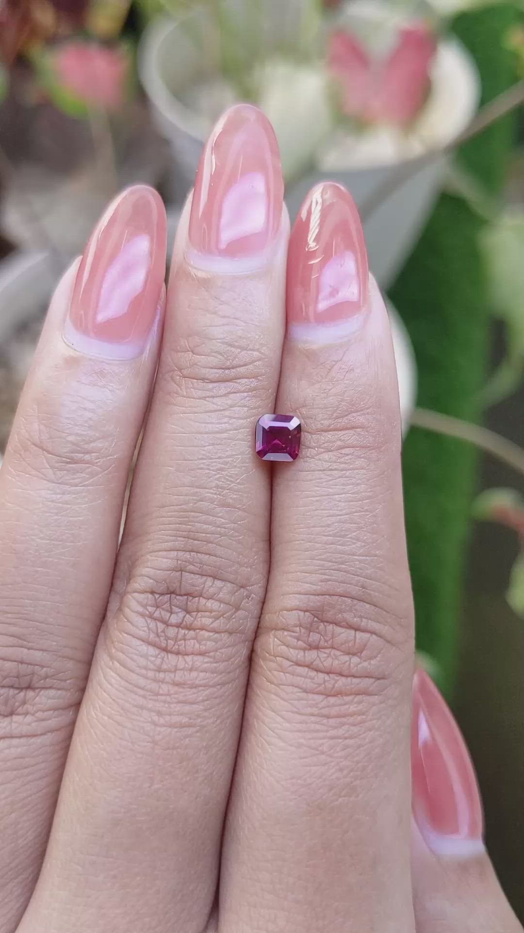 0.71 Ct. Purplish Pink Garnet from Ceylon (Sri Lanka) Size Video