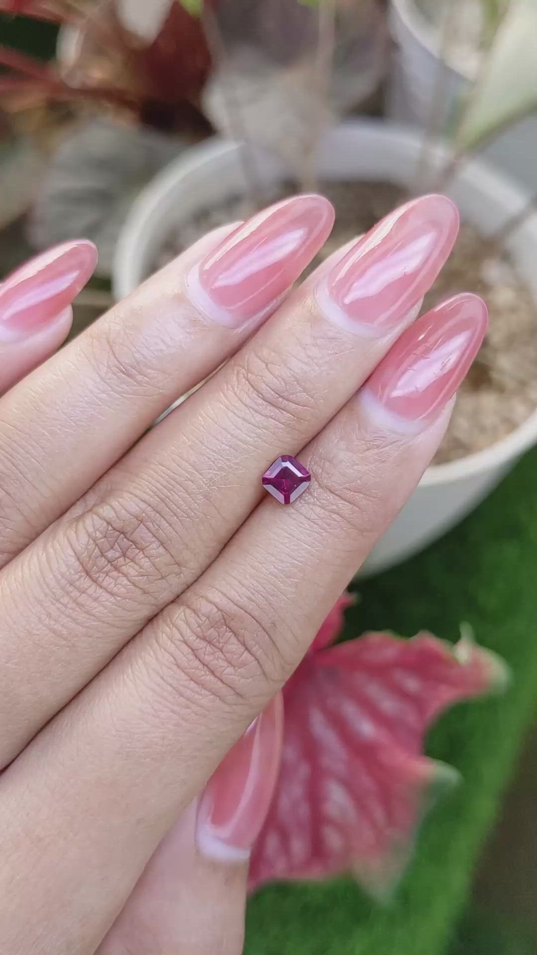 0.71 Ct. Purplish Pink Garnet from Ceylon (Sri Lanka) Size Video