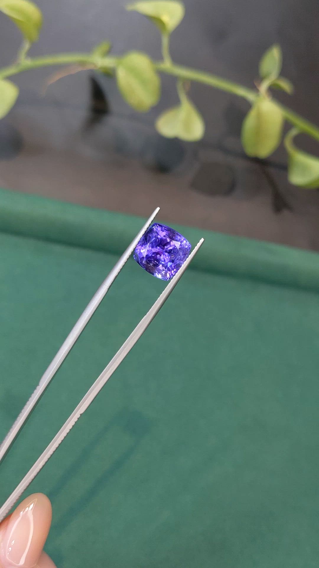 6.65 Ct. Violet Tanzanite from Tanzania Size Video