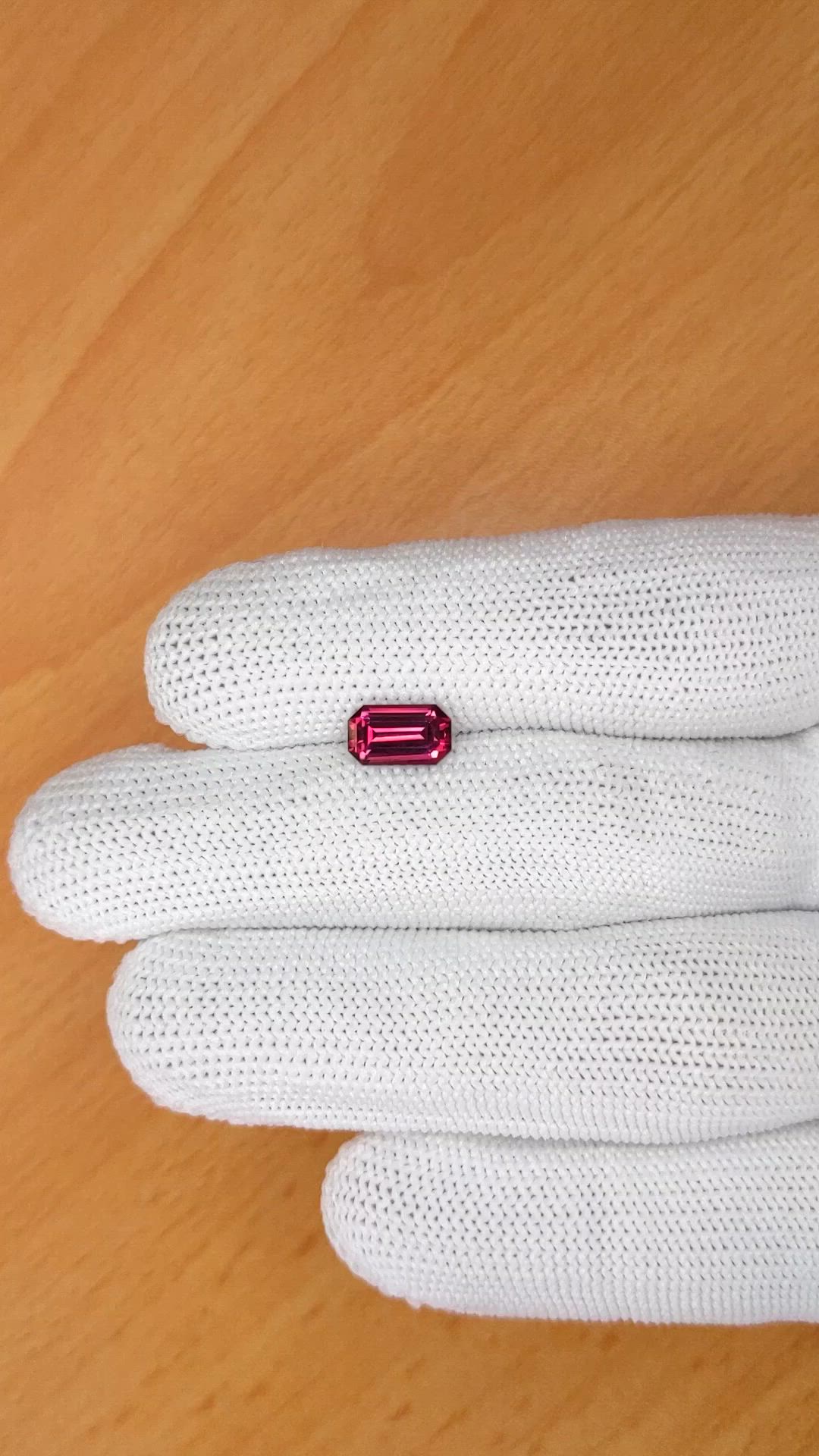1.50 Ct. Purplish Red Rhodolite Garnet from Ceylon (Sri Lanka) Size Video