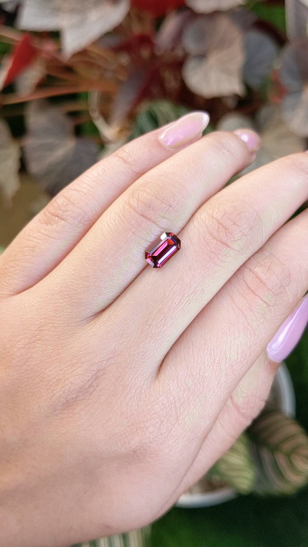 1.50 Ct. Purplish Red Rhodolite Garnet from Ceylon (Sri Lanka) Size Video