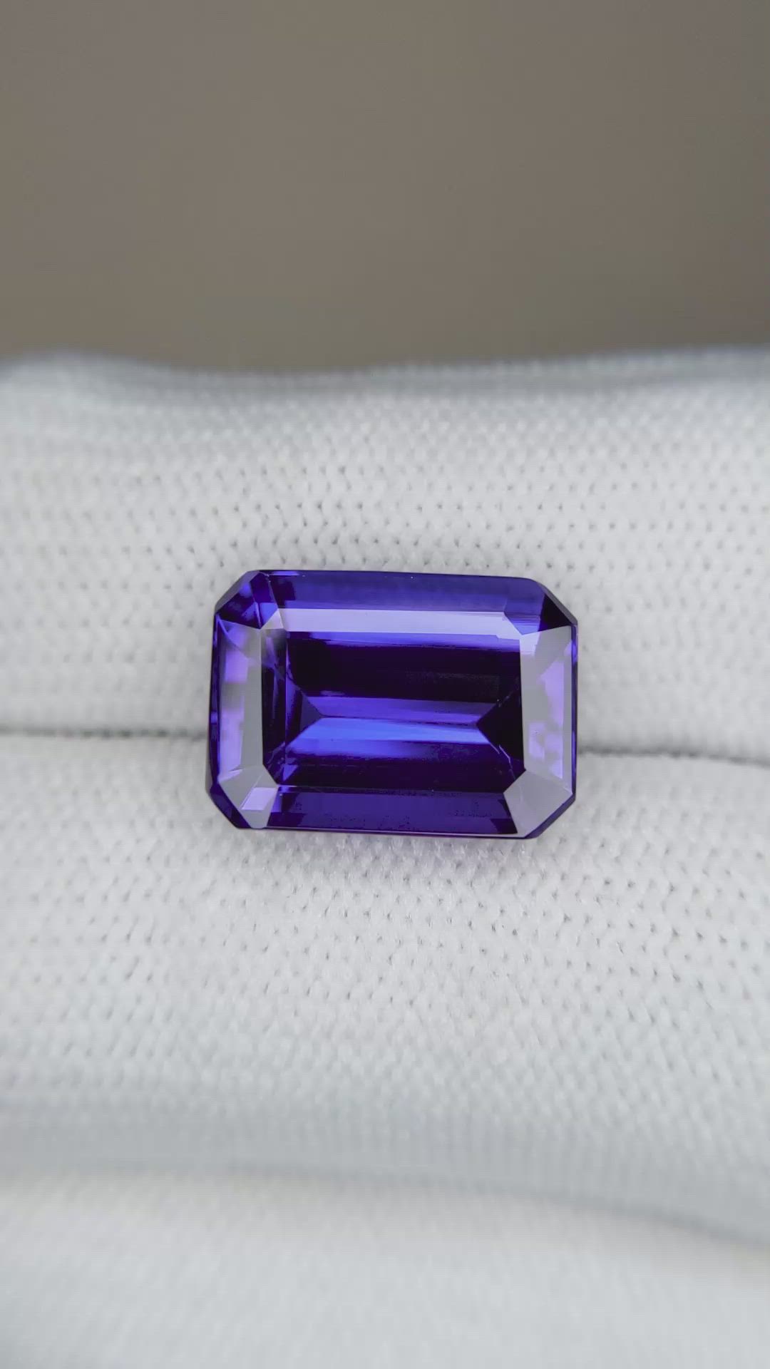 7.91 Ct. Violetish Blue Tanzanite from Tanzania Size Video
