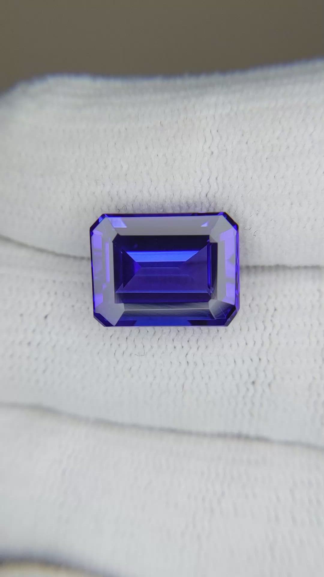 8.34 Ct. Violetish Blue Tanzanite from Tanzania Size Video