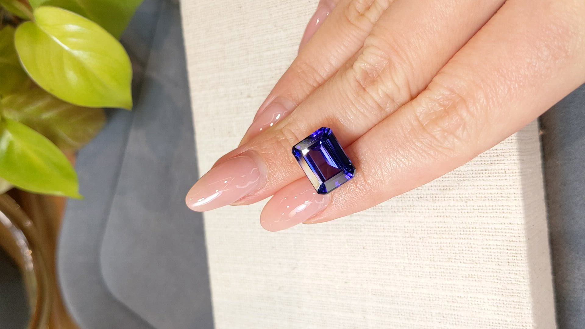 8.34 Ct. Violetish Blue Tanzanite from Tanzania Size Video