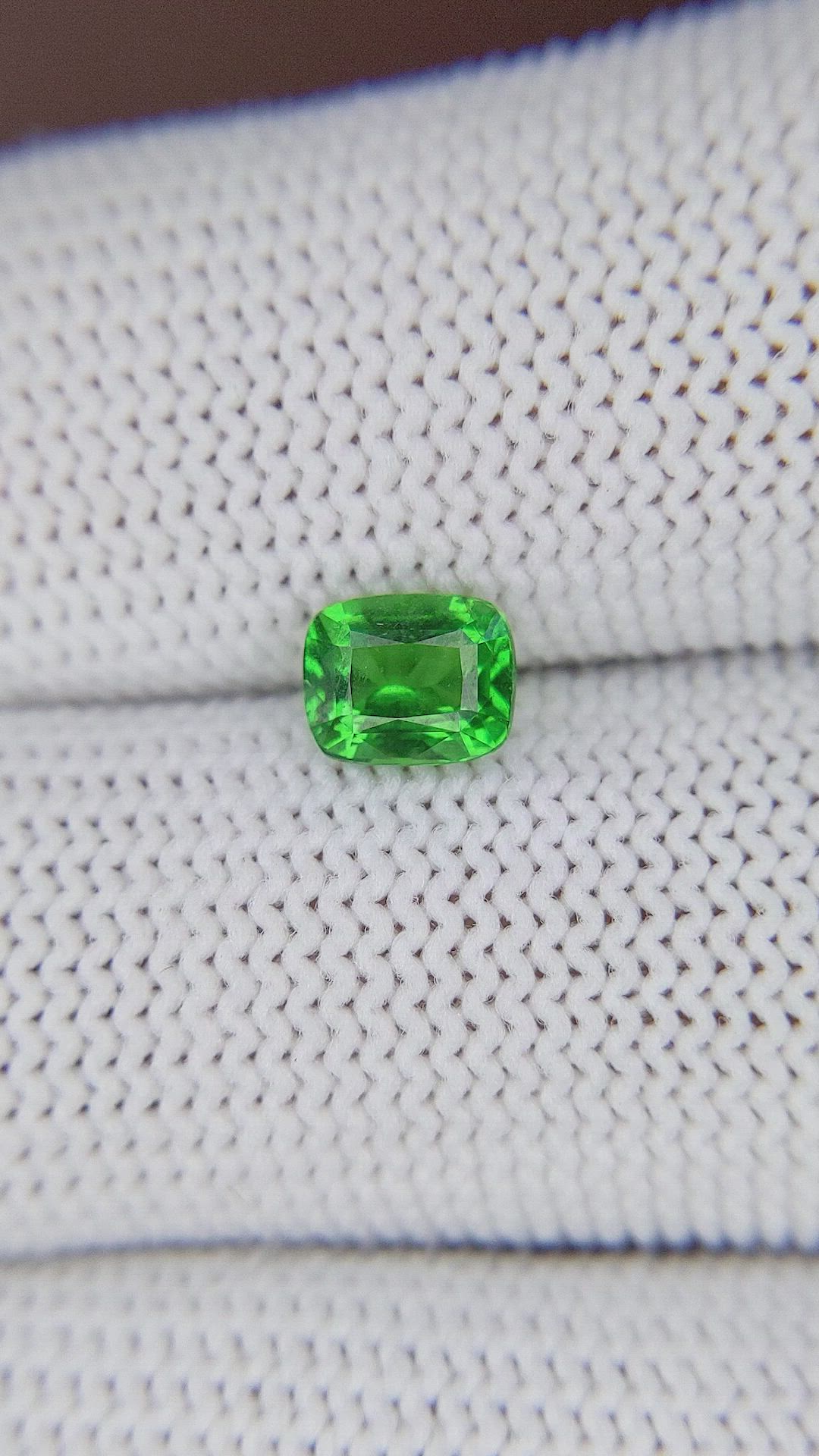 0.99 Ct. Tsavorite Garnet from Tanzania Size Video