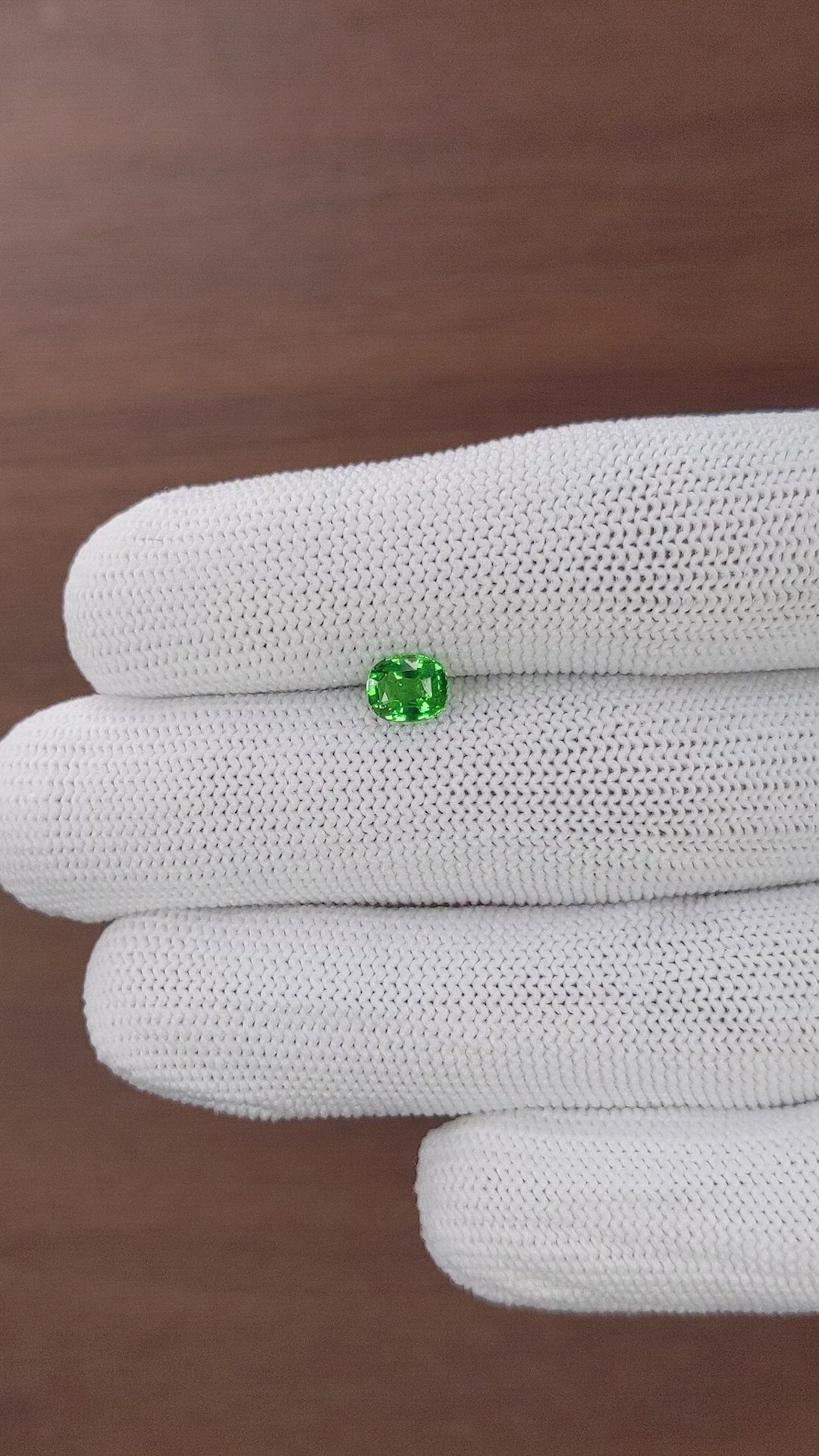 1.00 Ct. Tsavorite Garnet from Tanzania Size Video
