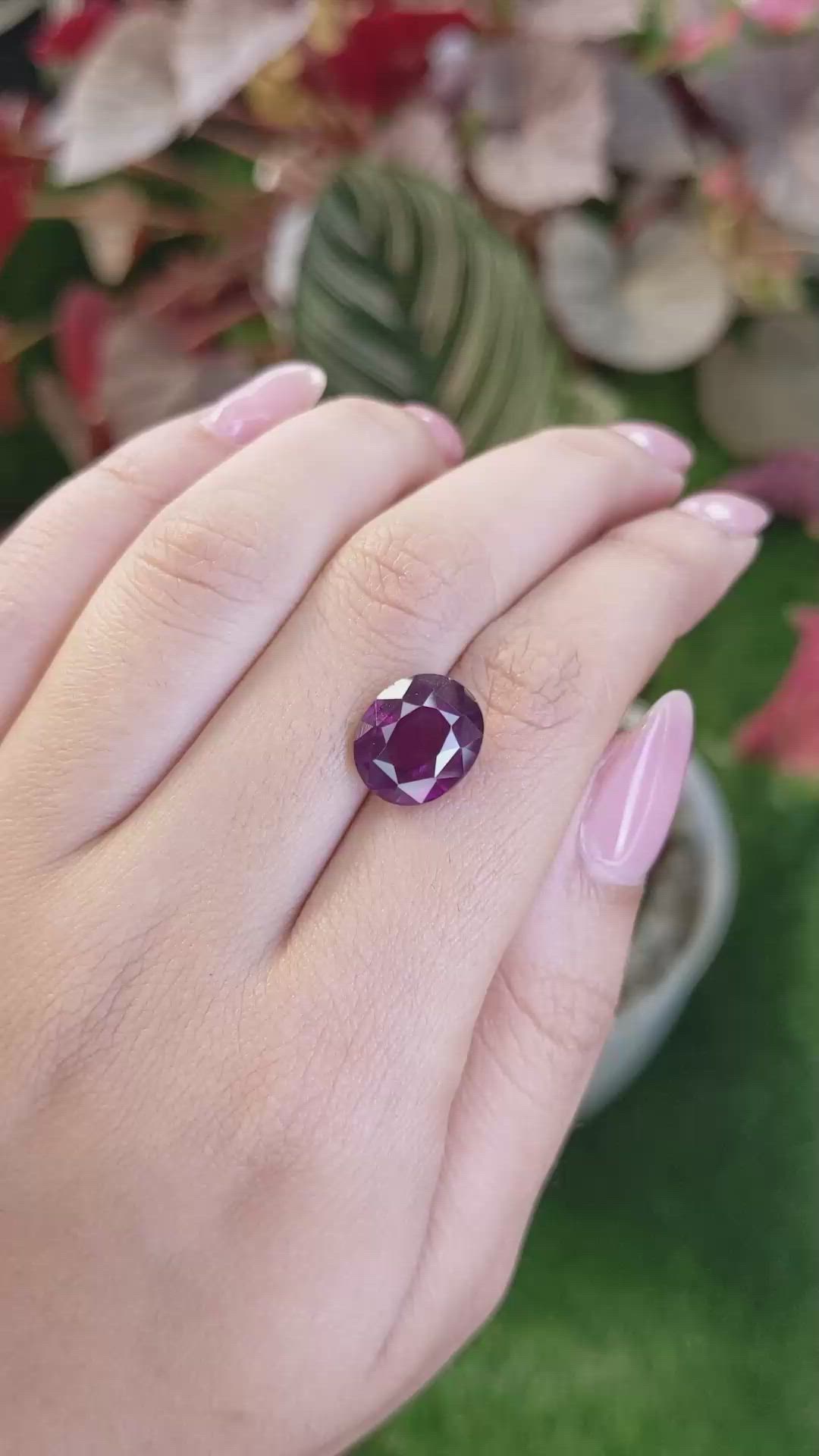 7.57 Ct. Pinkish Purple Rhodolite Garnet from Ceylon (Sri Lanka) Size Video