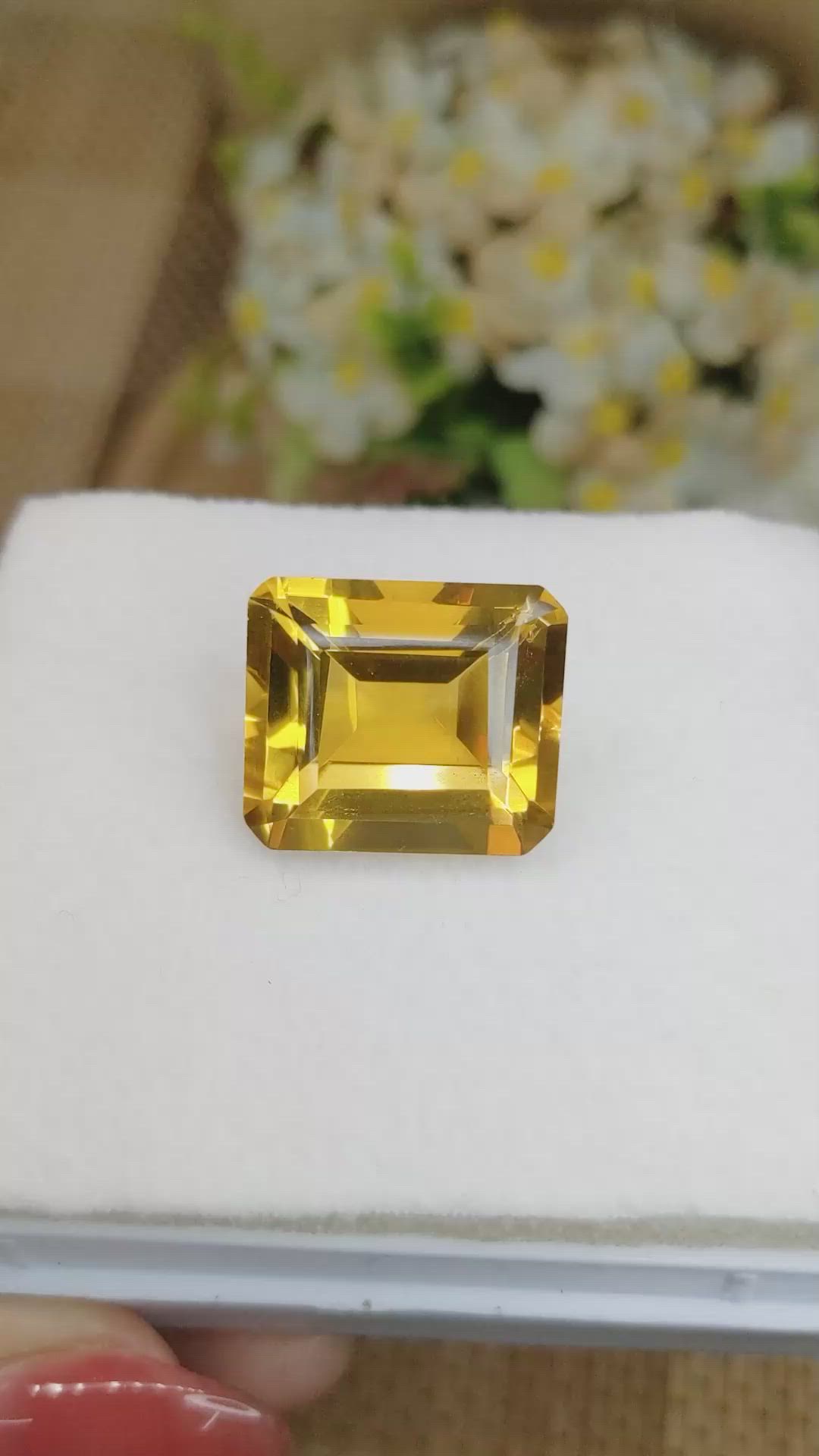 28.78 Ct. Yellow Citrine from Ceylon (Sri Lanka) Size Video