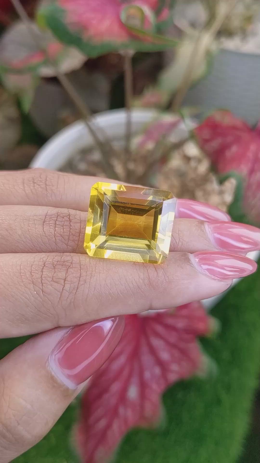 28.78 Ct. Yellow Citrine from Ceylon (Sri Lanka) Size Video