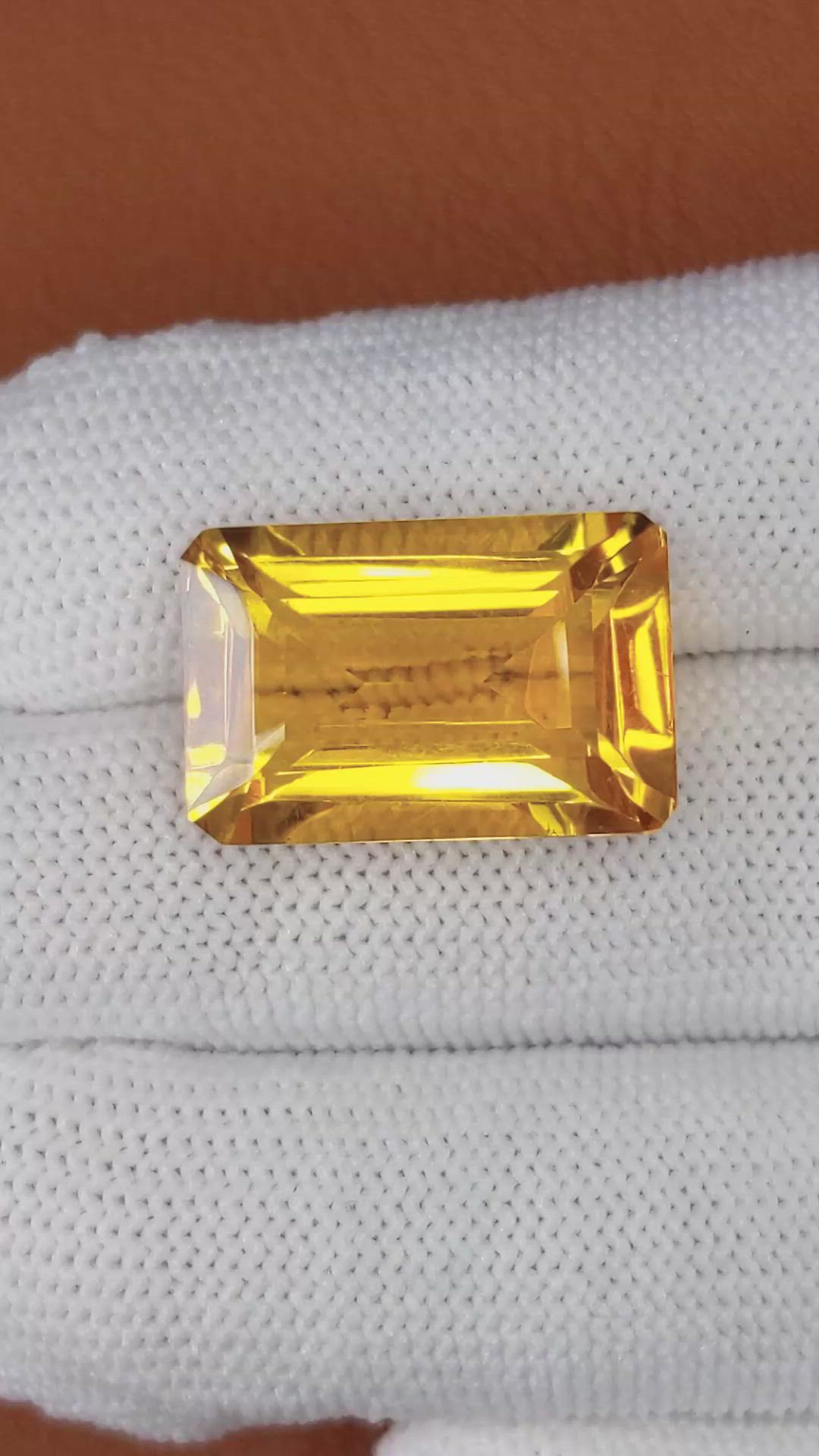 21.48 Ct. Yellowish Orange Citrine from Ceylon (Sri Lanka) Size Video