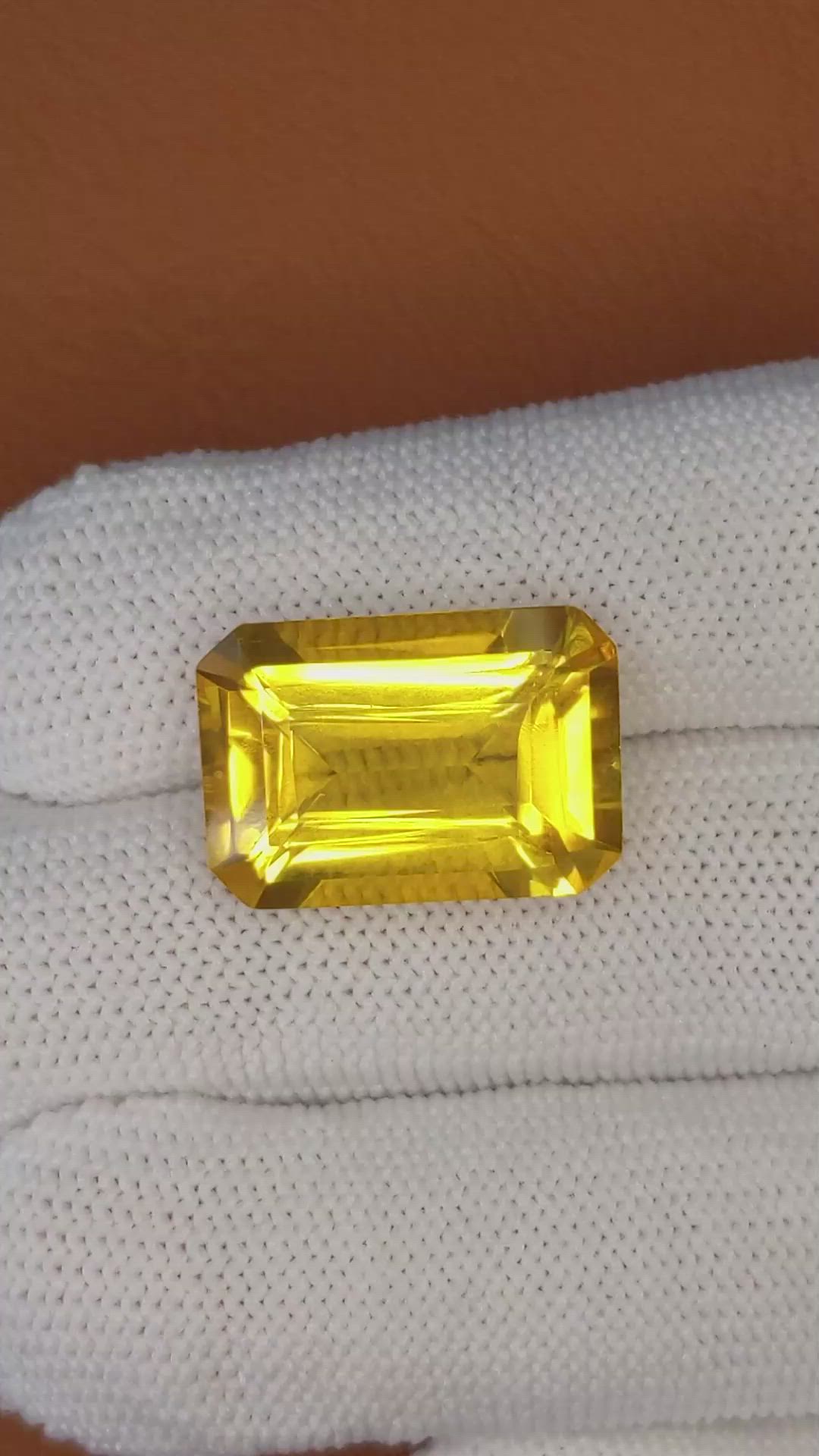 16.98 Ct. Yellowish Orange Citrine from Ceylon (Sri Lanka) Size Video