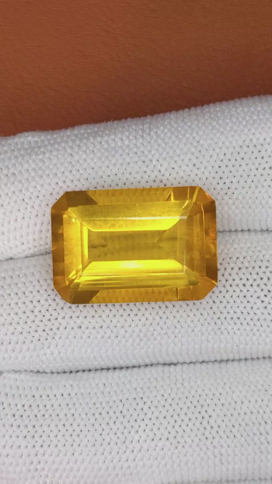 20.63 Ct. Yellowish Orange Citrine from Ceylon (Sri Lanka) Size Video
