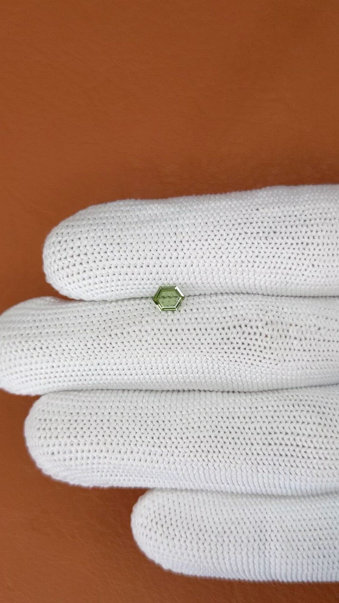 0.28 Ct. Alexandrite from Ceylon (Sri Lanka) Size Video