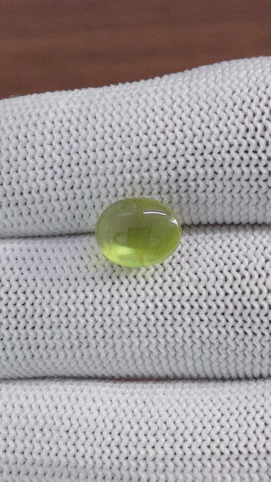 4.24 Ct. Yellowish Green Cabochon Chrysoberyl from Ceylon (Sri Lanka) Size Video