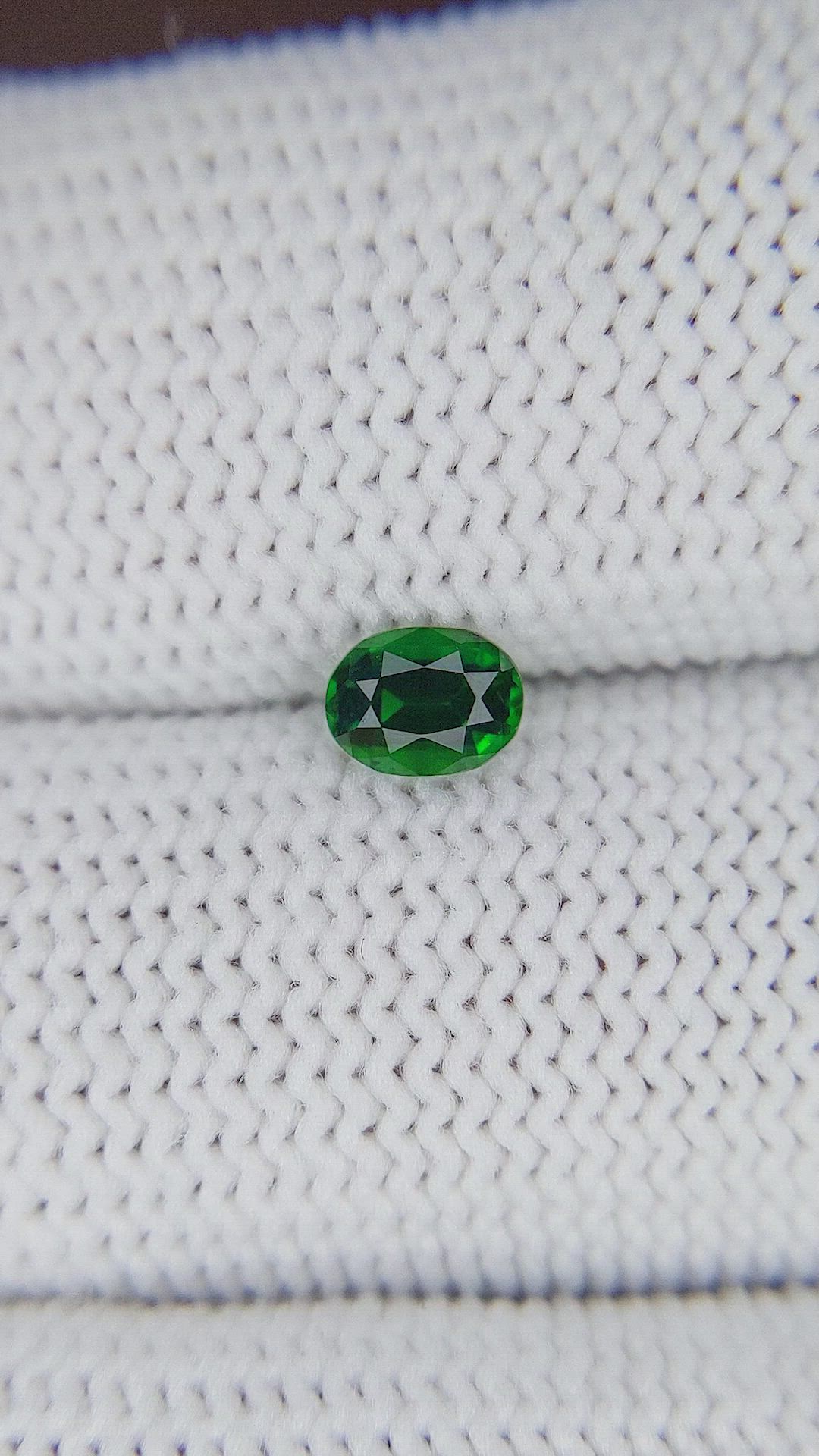 0.32 Ct. Tsavorite Garnet Size Video