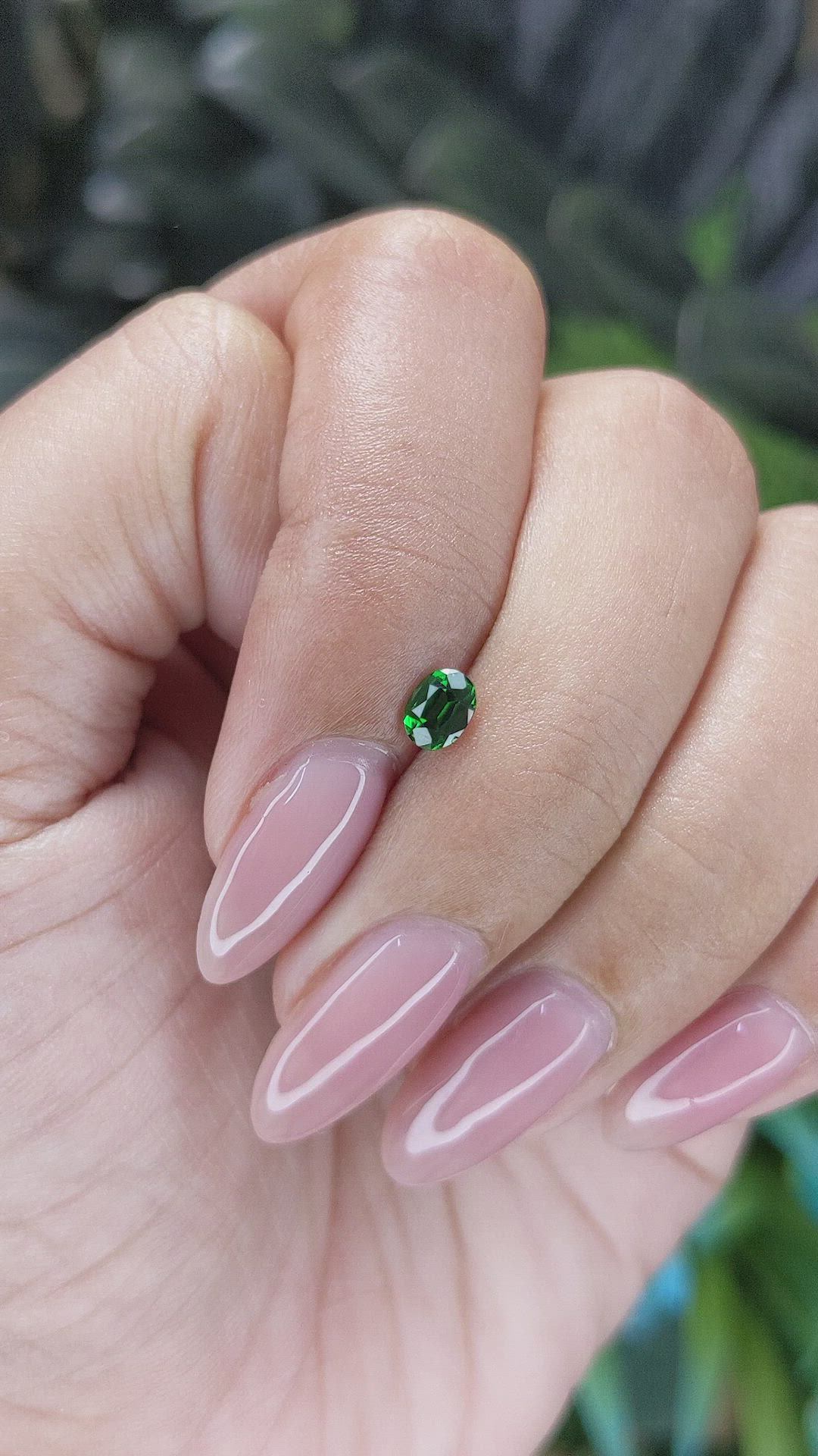 0.32 Ct. Tsavorite Garnet Size Video