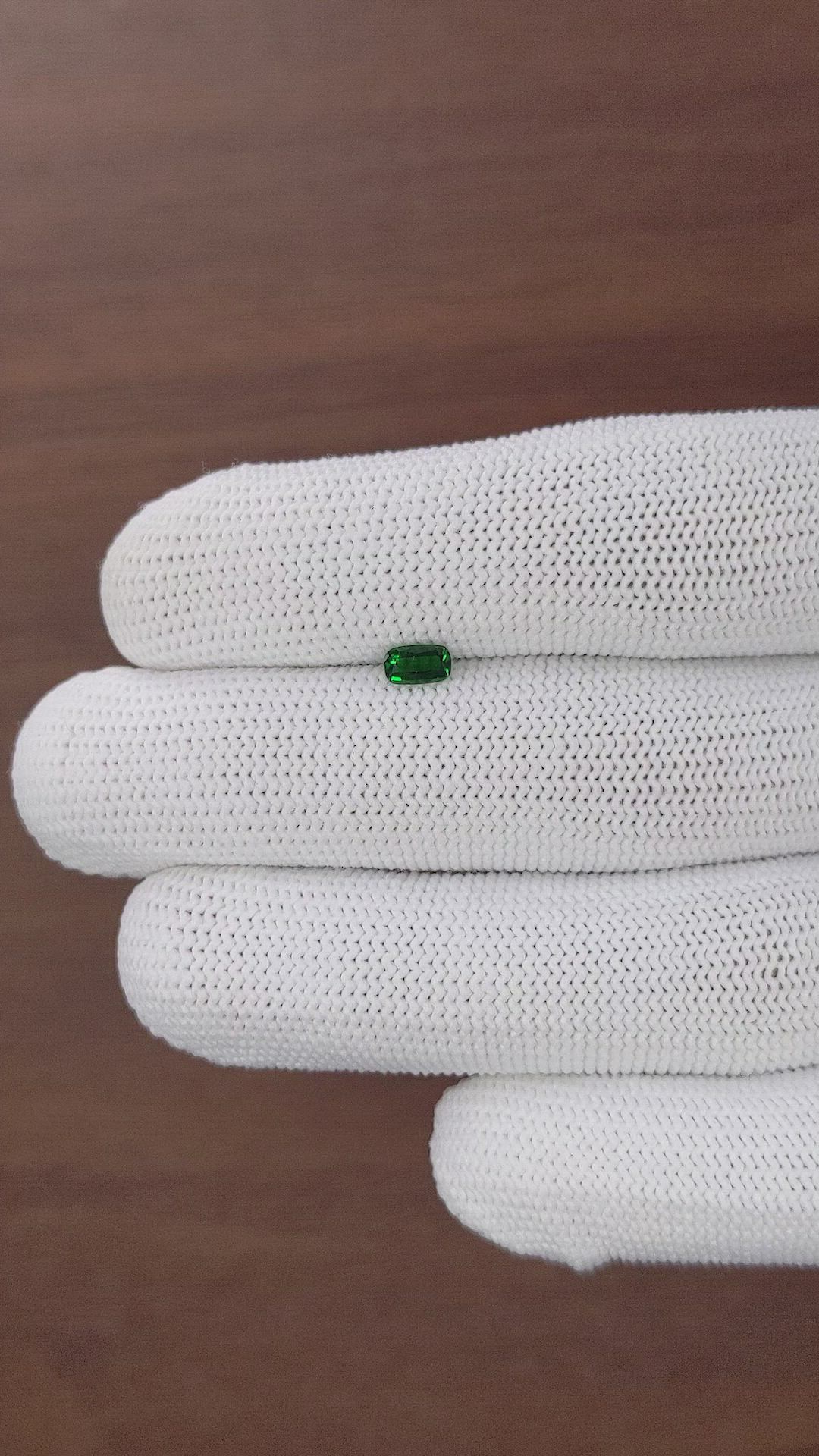 0.28 Ct. Tsavorite Garnet Size Video