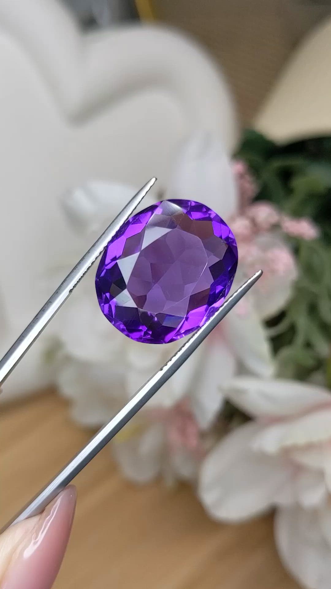 17.65 Ct. Purple Amethyst from Ceylon (Sri Lanka) Size Video