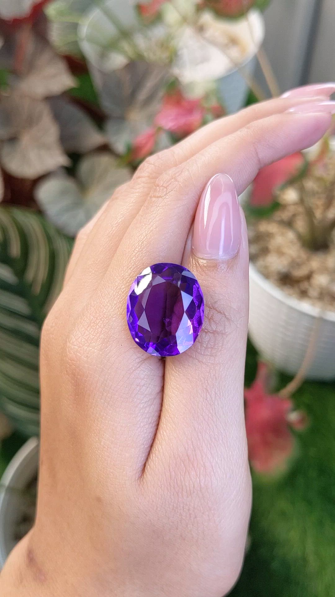 17.65 Ct. Purple Amethyst from Ceylon (Sri Lanka) Size Video