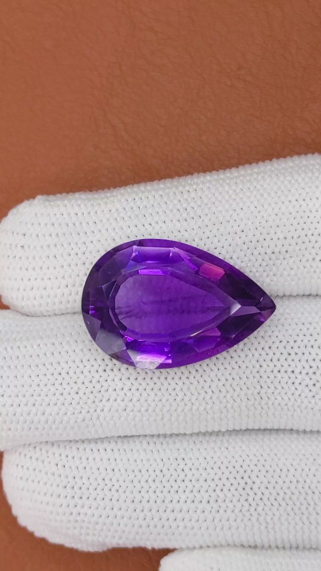 21.82 Ct. Purple Amethyst from Ceylon (Sri Lanka) Size Video
