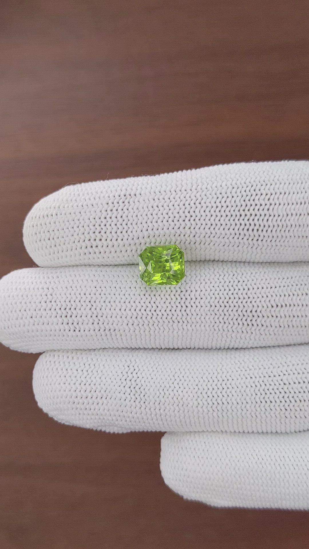 3.84 Ct. Green (Lime Green) Peridot from Ceylon (Sri Lanka) Size Video