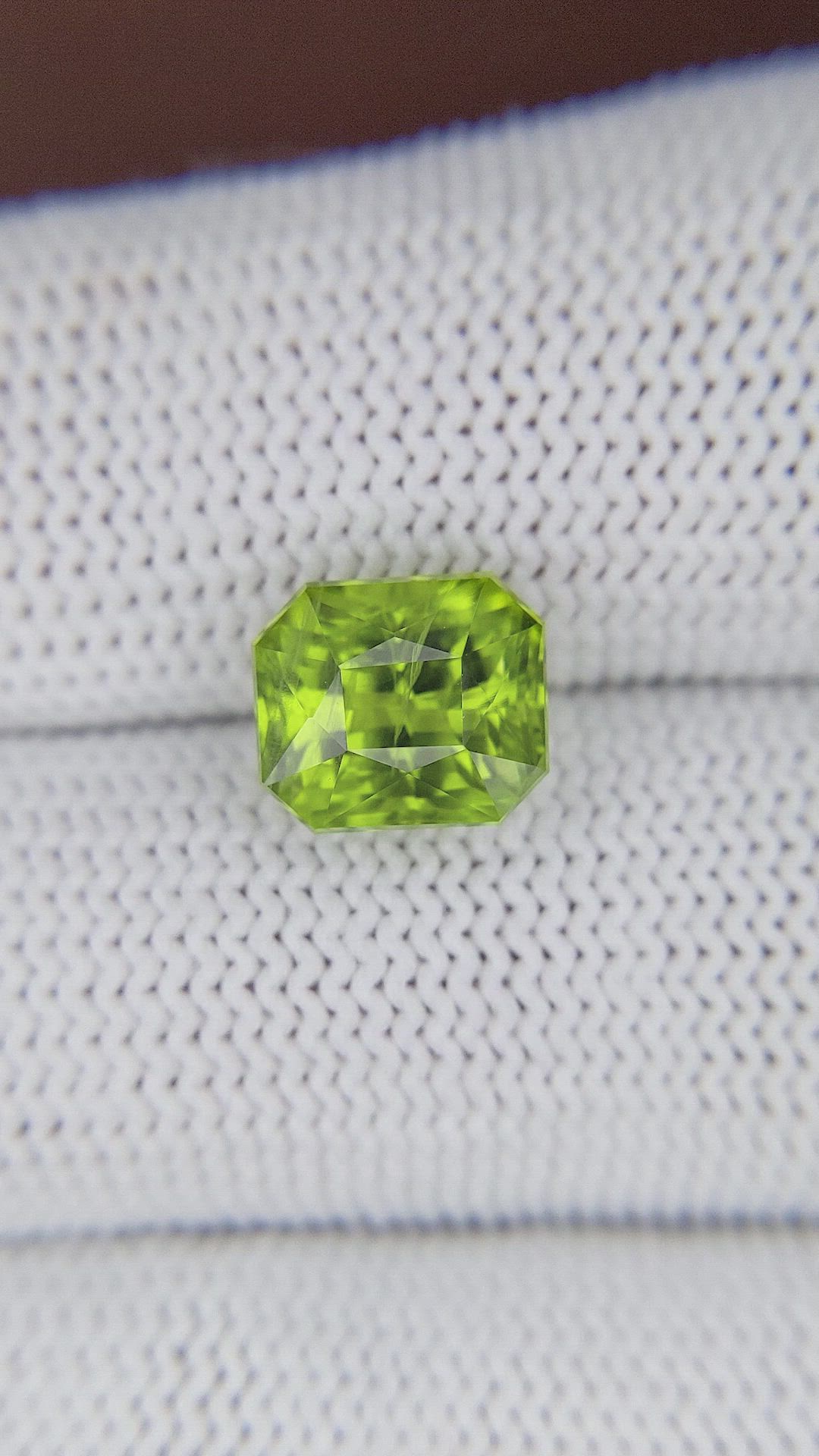 3.84 Ct. Green (Lime Green) Peridot from Ceylon (Sri Lanka) Size Video