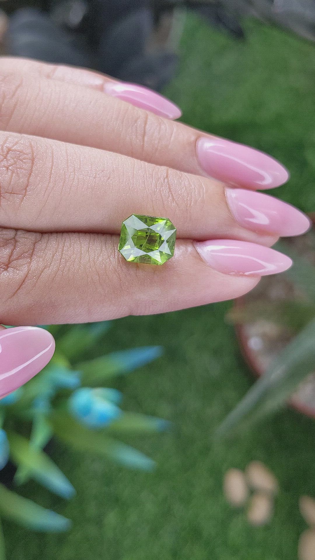 3.84 Ct. Green (Lime Green) Peridot from Ceylon (Sri Lanka) Size Video