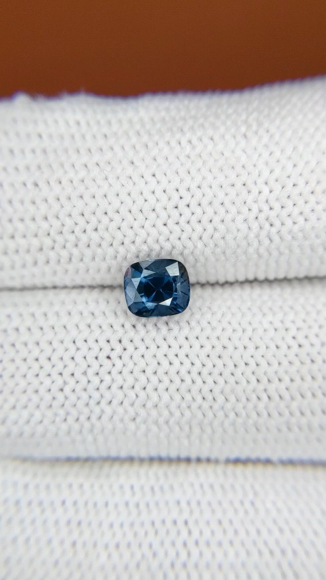 1.00 Ct. Blue Spinel from Ceylon (Sri Lanka) Size Video
