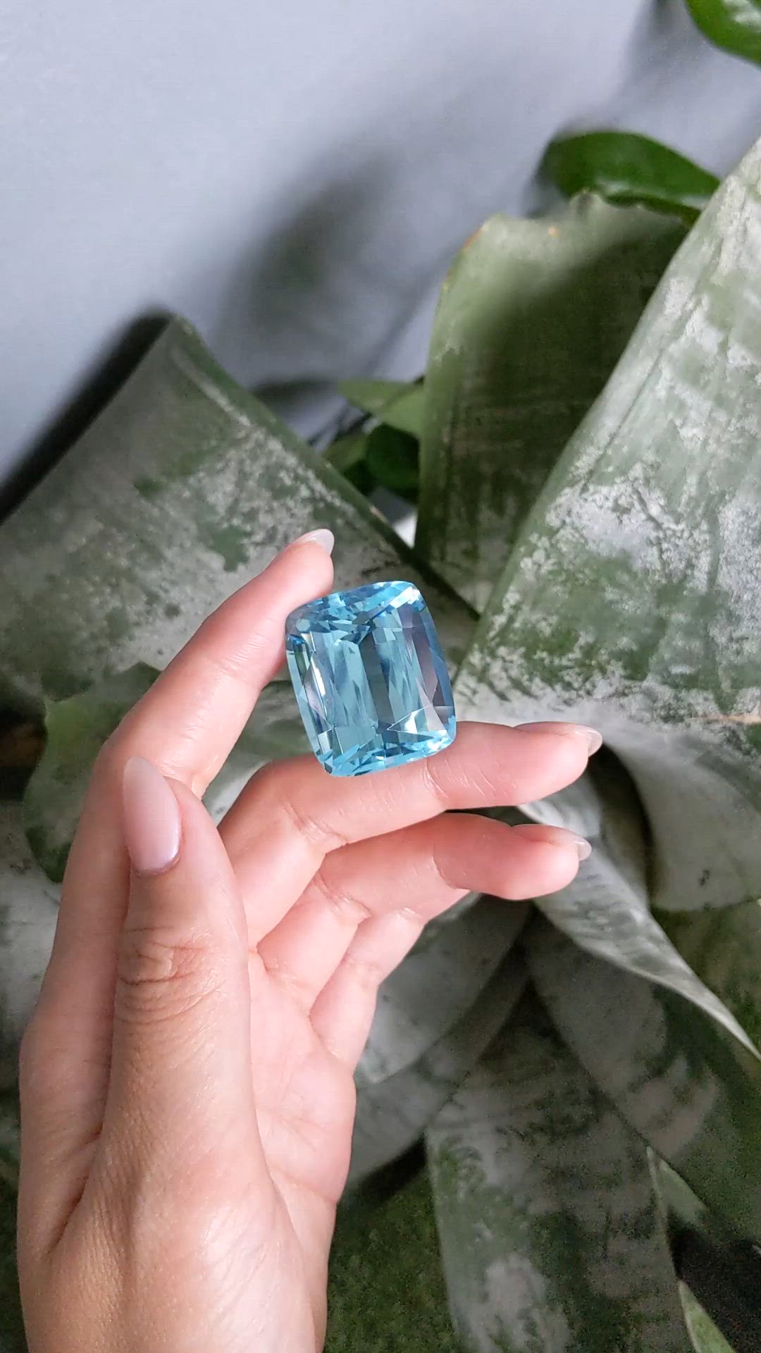 88.20 Ct. Blue Aquamarine from Brazil Size Video