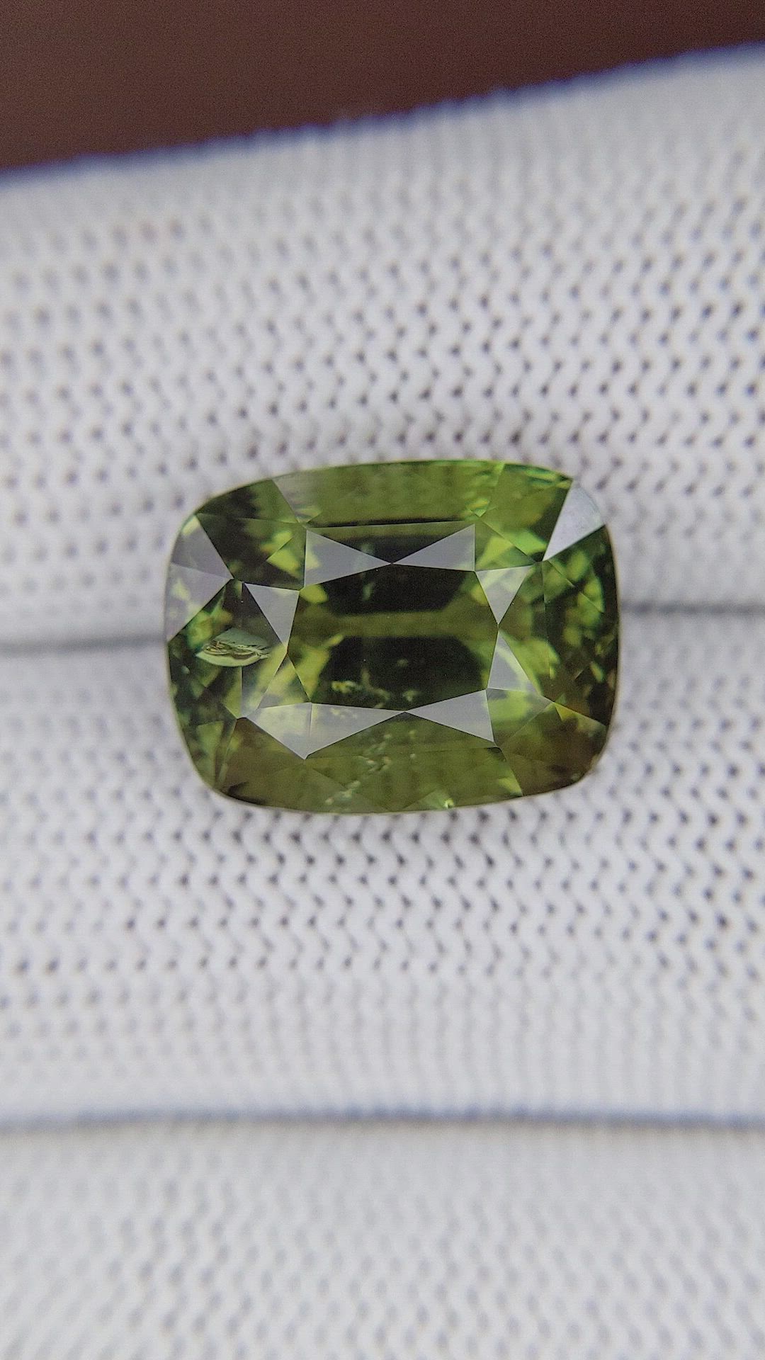 14.50 Ct. Alexandrite from Ceylon (Sri Lanka) Size Video