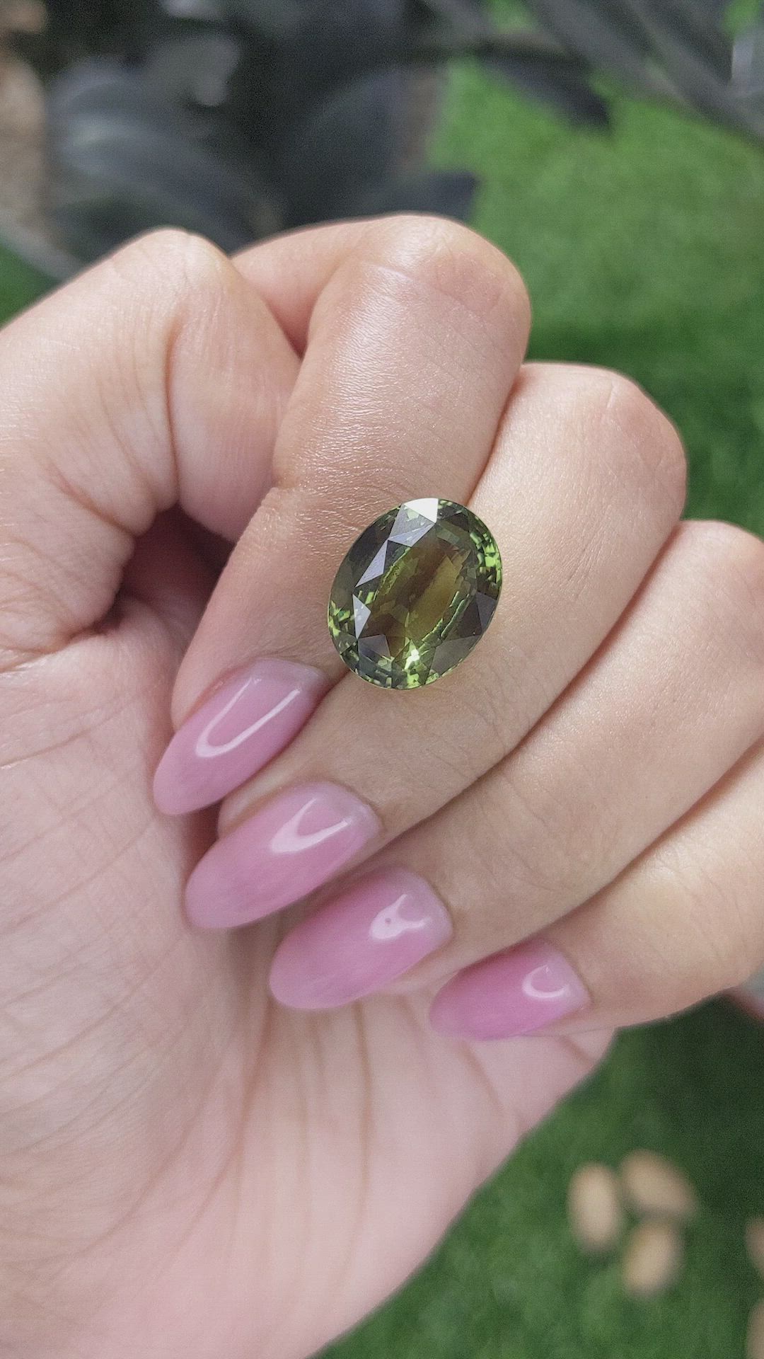 9.57 Ct. Alexandrite from Ceylon (Sri Lanka) Size Video