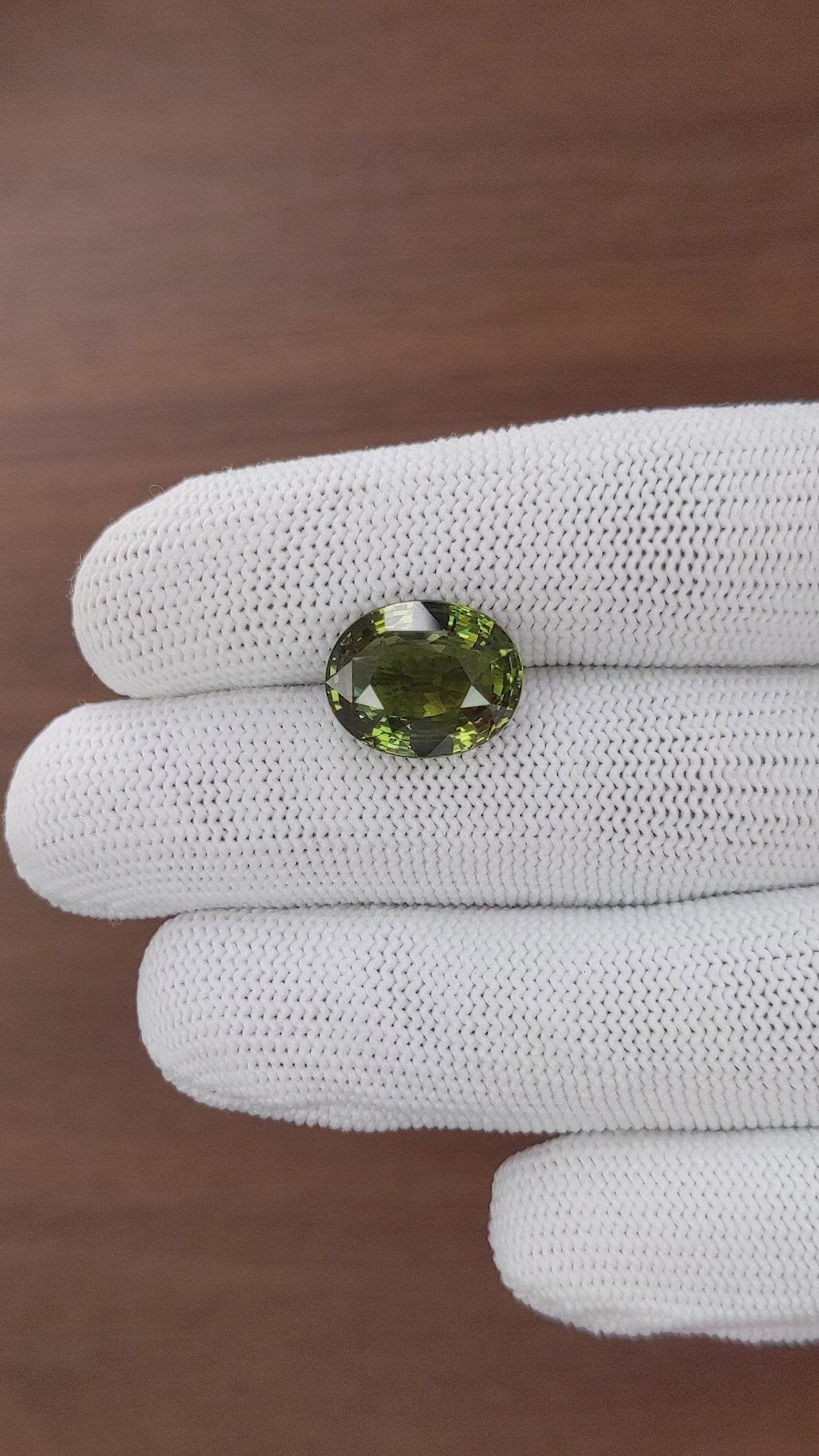 9.57 Ct. Alexandrite from Ceylon (Sri Lanka) Size Video