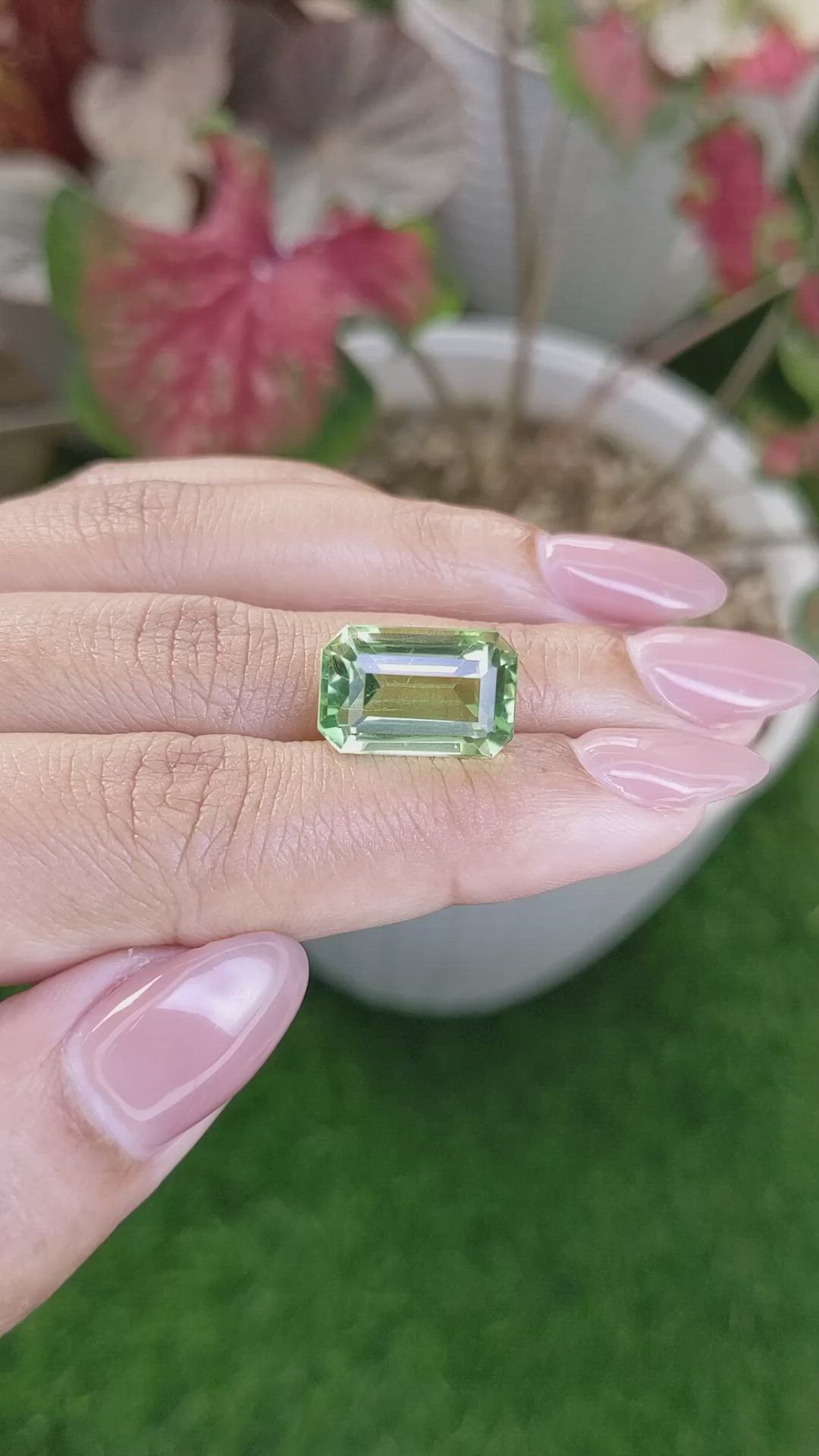 10.00 Ct. Yellowish Green Prasiolite from Brazil Size Video