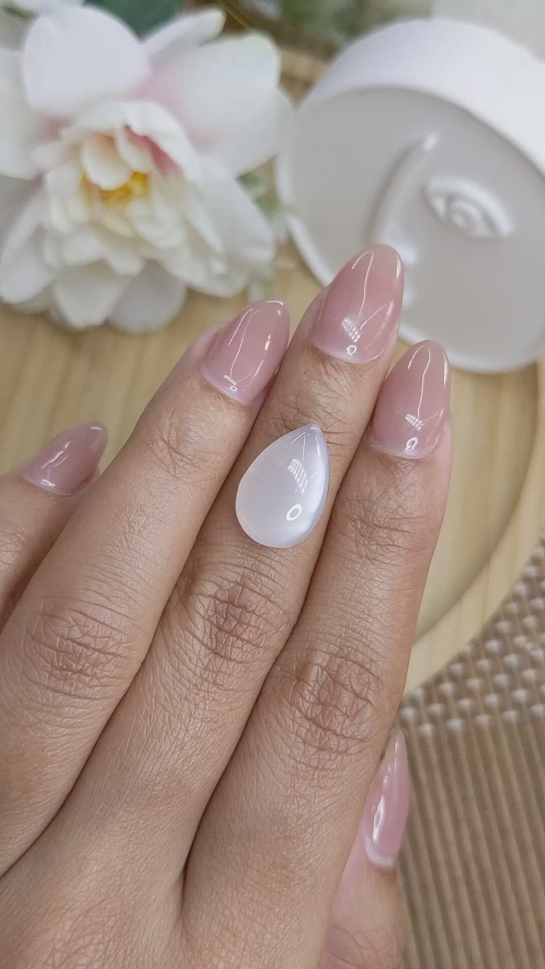 6.95 Ct. White Cabochon Moonstone from Ceylon (Sri Lanka) Size Video