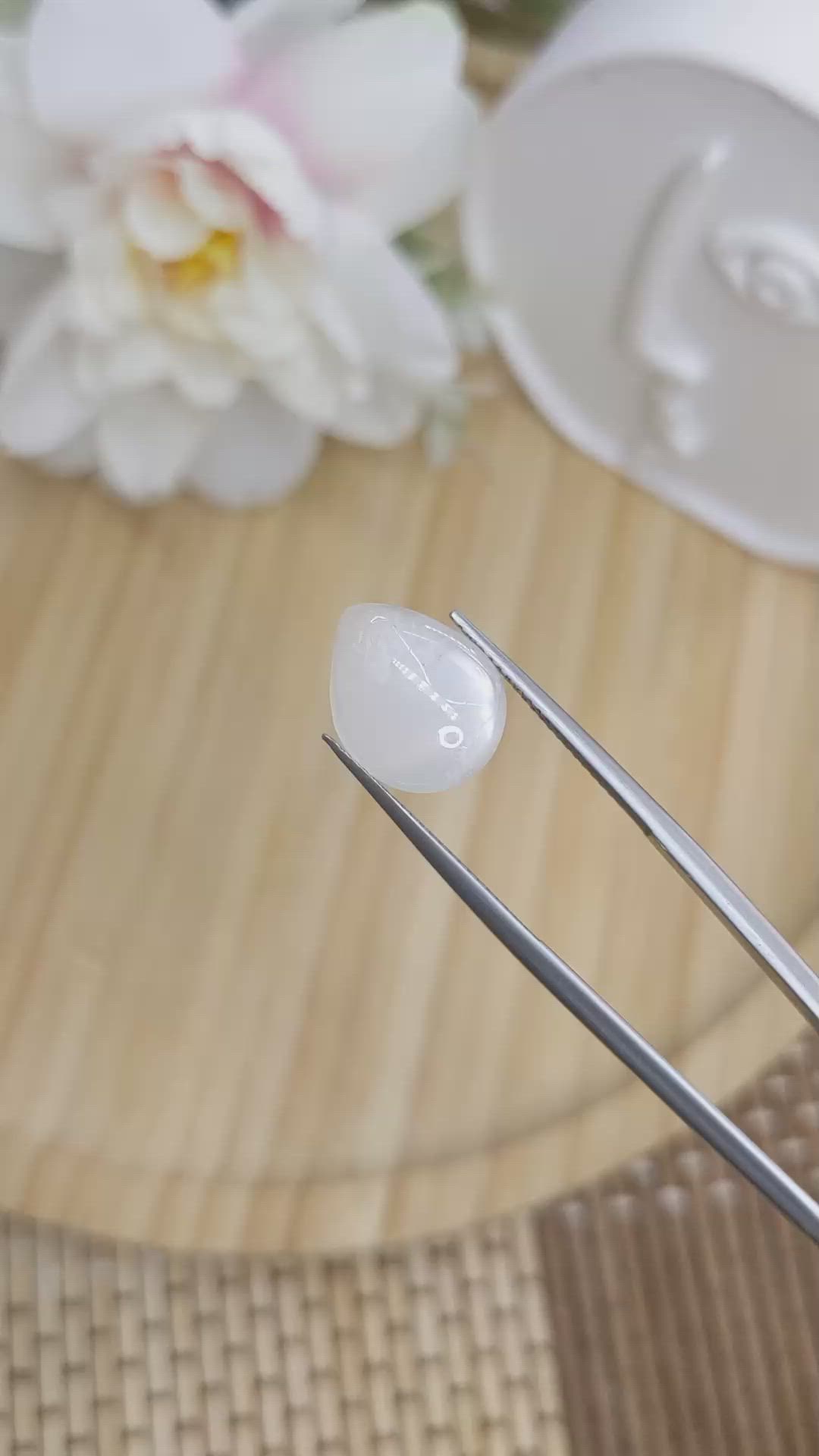 6.67 Ct. White Cabochon Moonstone from Ceylon (Sri Lanka) Size Video