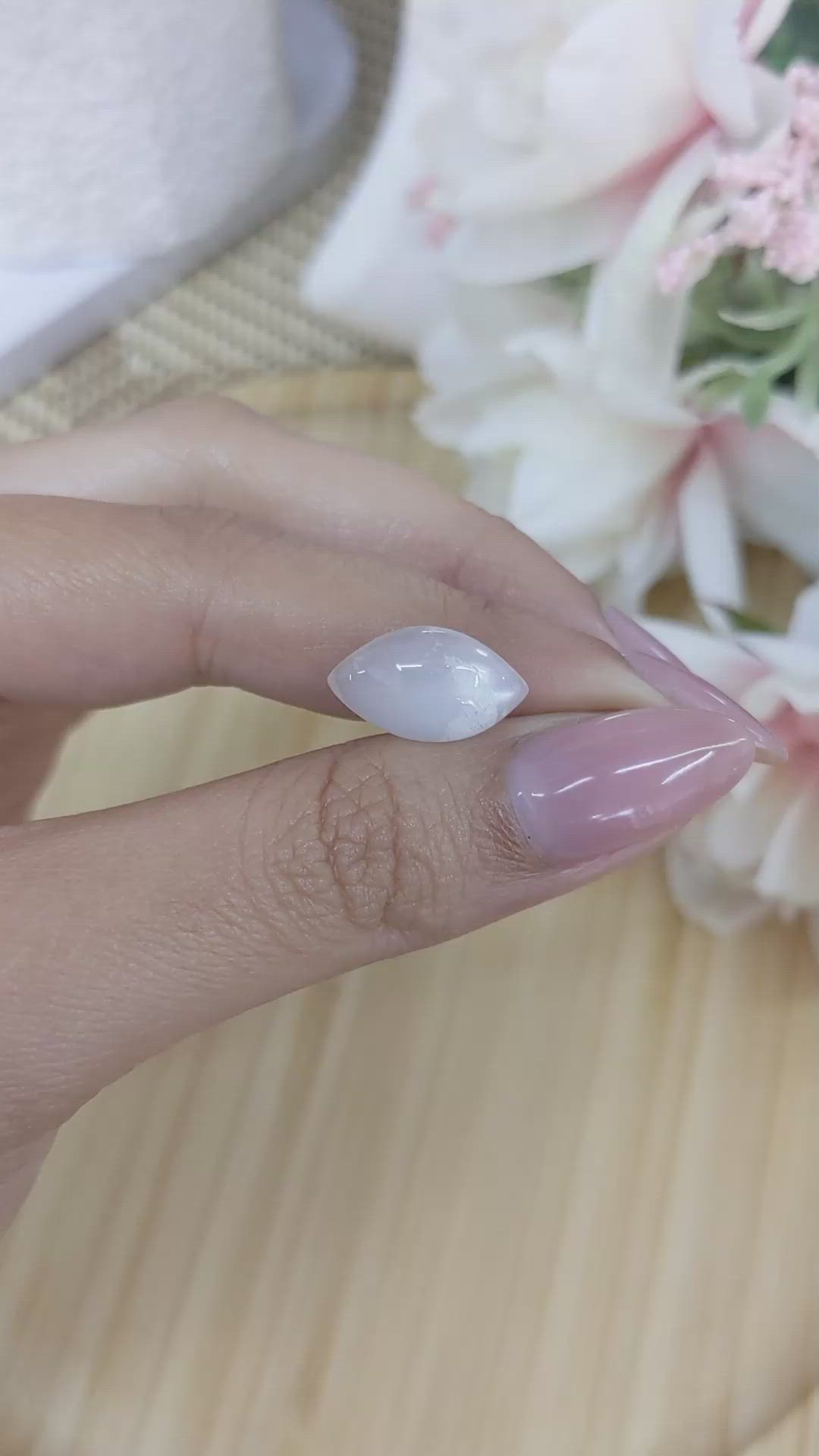 5.14 Ct. White Cabochon Moonstone from Ceylon (Sri Lanka) Size Video