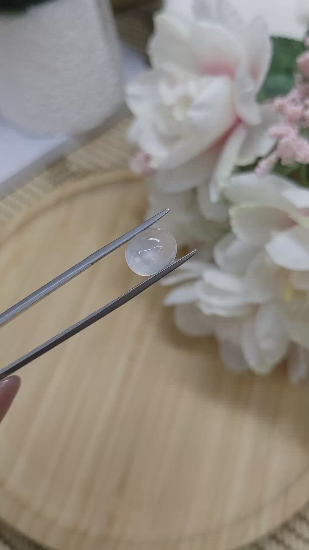 3.96 Ct. Blue Flash Cabochon Moonstone from Ceylon (Sri Lanka) Size Video