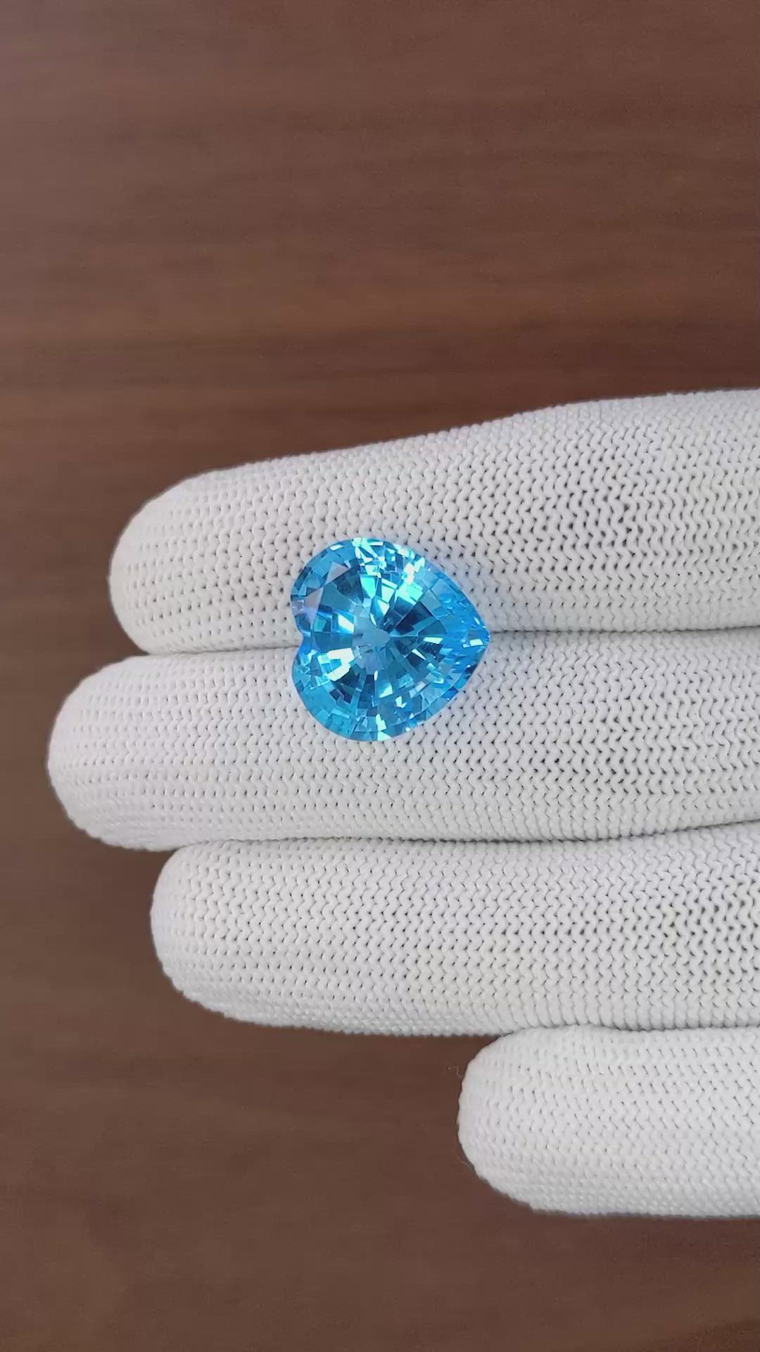17.69 Ct. Blue Topaz from Ceylon (Sri Lanka) Size Video