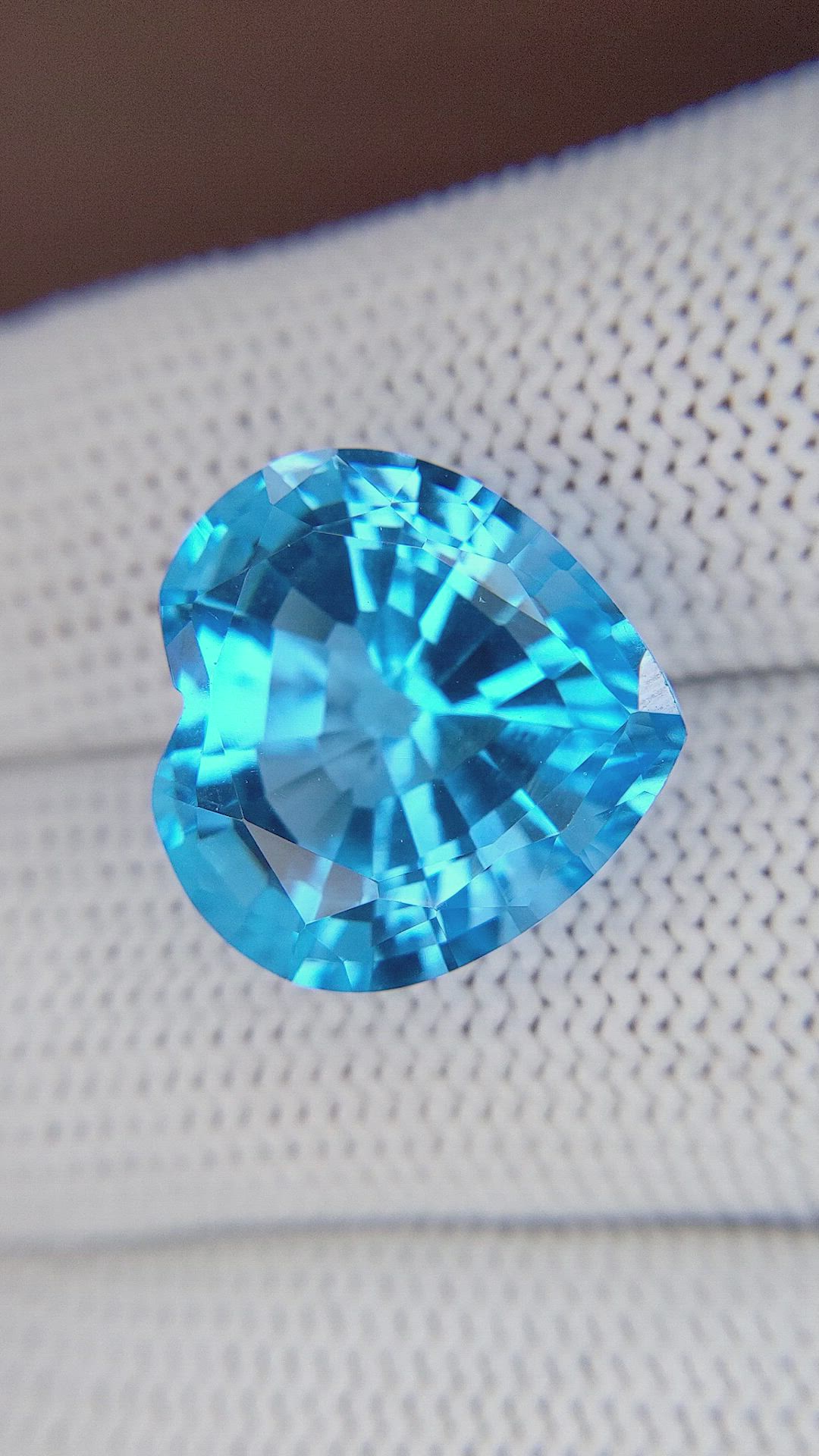 17.69 Ct. Blue Topaz from Ceylon (Sri Lanka) Size Video