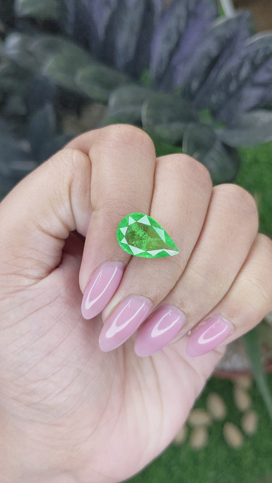5.00 Ct. Tsavorite Garnet from Tanzania Size Video