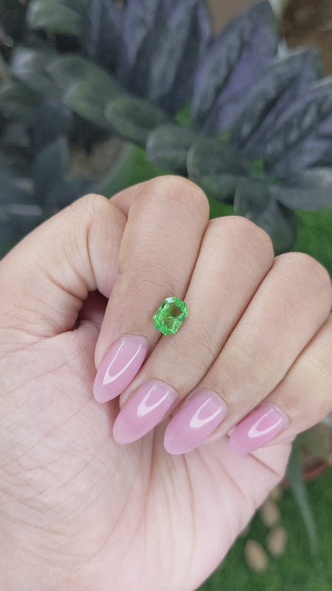1.27 Ct. Tsavorite Garnet from Tanzania Size Video